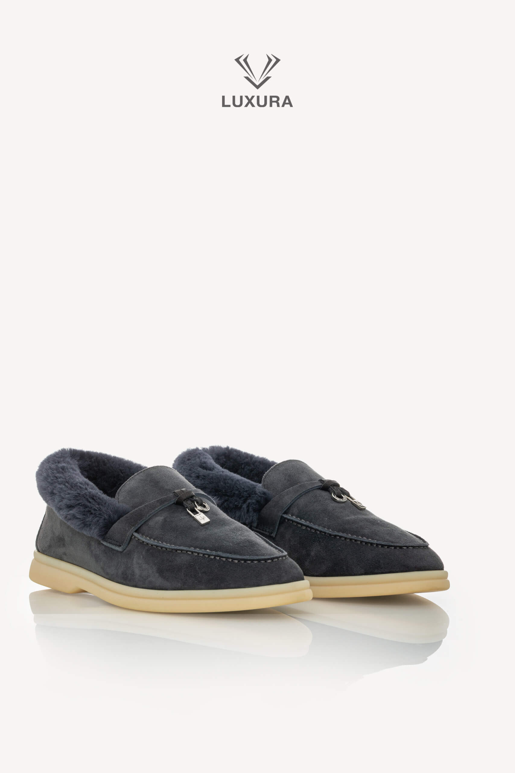 <span style="font-size: 10px;letter-spacing: .15em">BEST DEAL</span><br> <strong>LORO PIANA</strong><br> <div style="margin-top:10px;font-size:16px">Piana Summer Charms Walk Suede Fur Loafers Navy 36</div><br> - Image 5