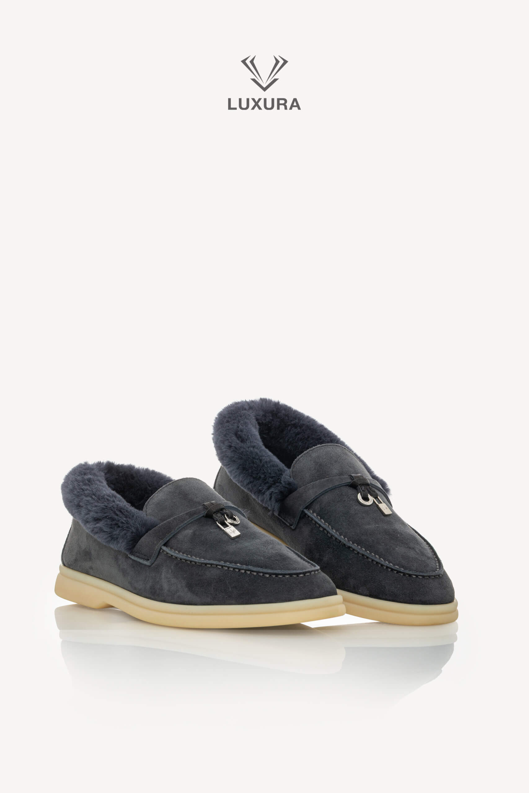 <span style="font-size: 10px;letter-spacing: .15em">BEST DEAL</span><br> <strong>LORO PIANA</strong><br> <div style="margin-top:10px;font-size:16px">Piana Summer Charms Walk Suede Fur Loafers Navy 36</div><br> - Image 3