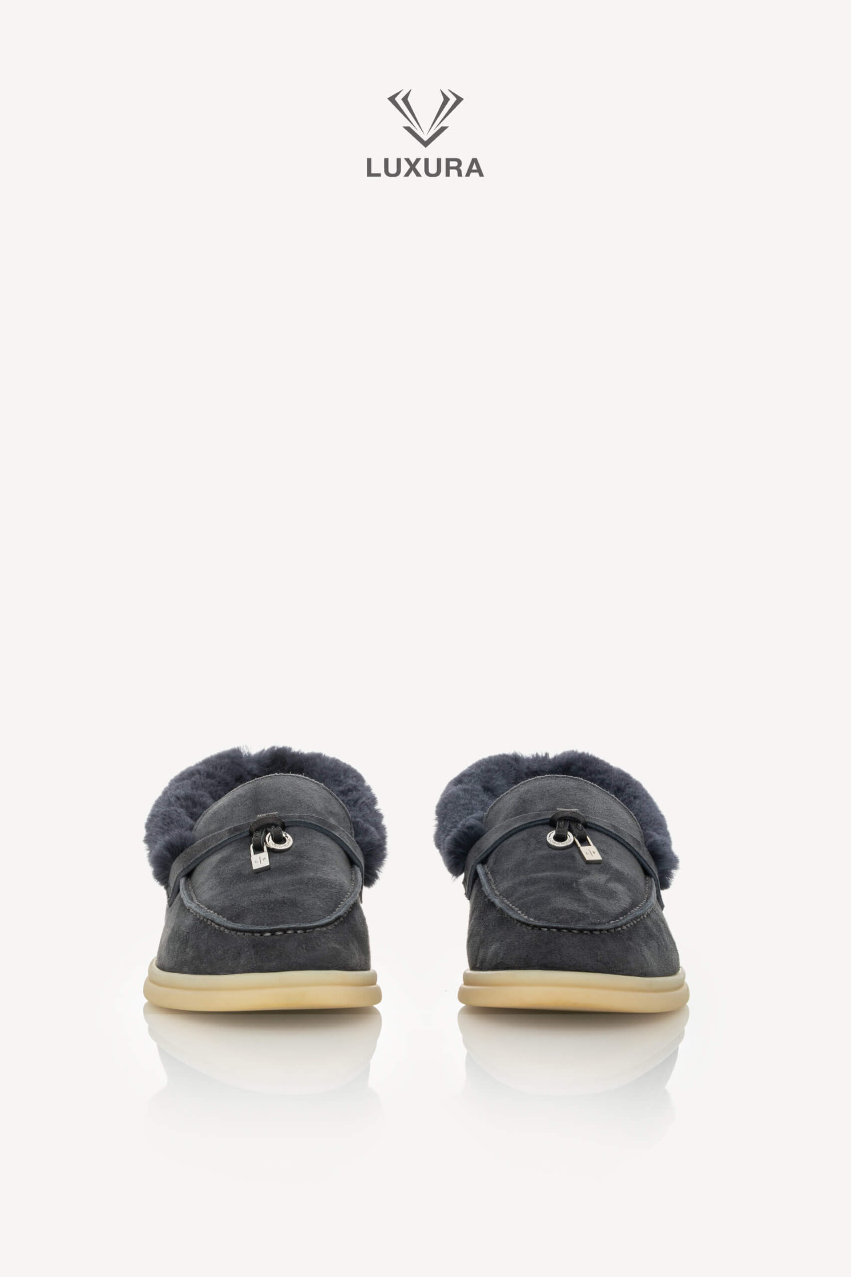 <span style="font-size: 10px;letter-spacing: .15em">BEST DEAL</span><br> <strong>LORO PIANA</strong><br> <div style="margin-top:10px;font-size:16px">Piana Summer Charms Walk Suede Fur Loafers Navy 36</div><br> - Image 9