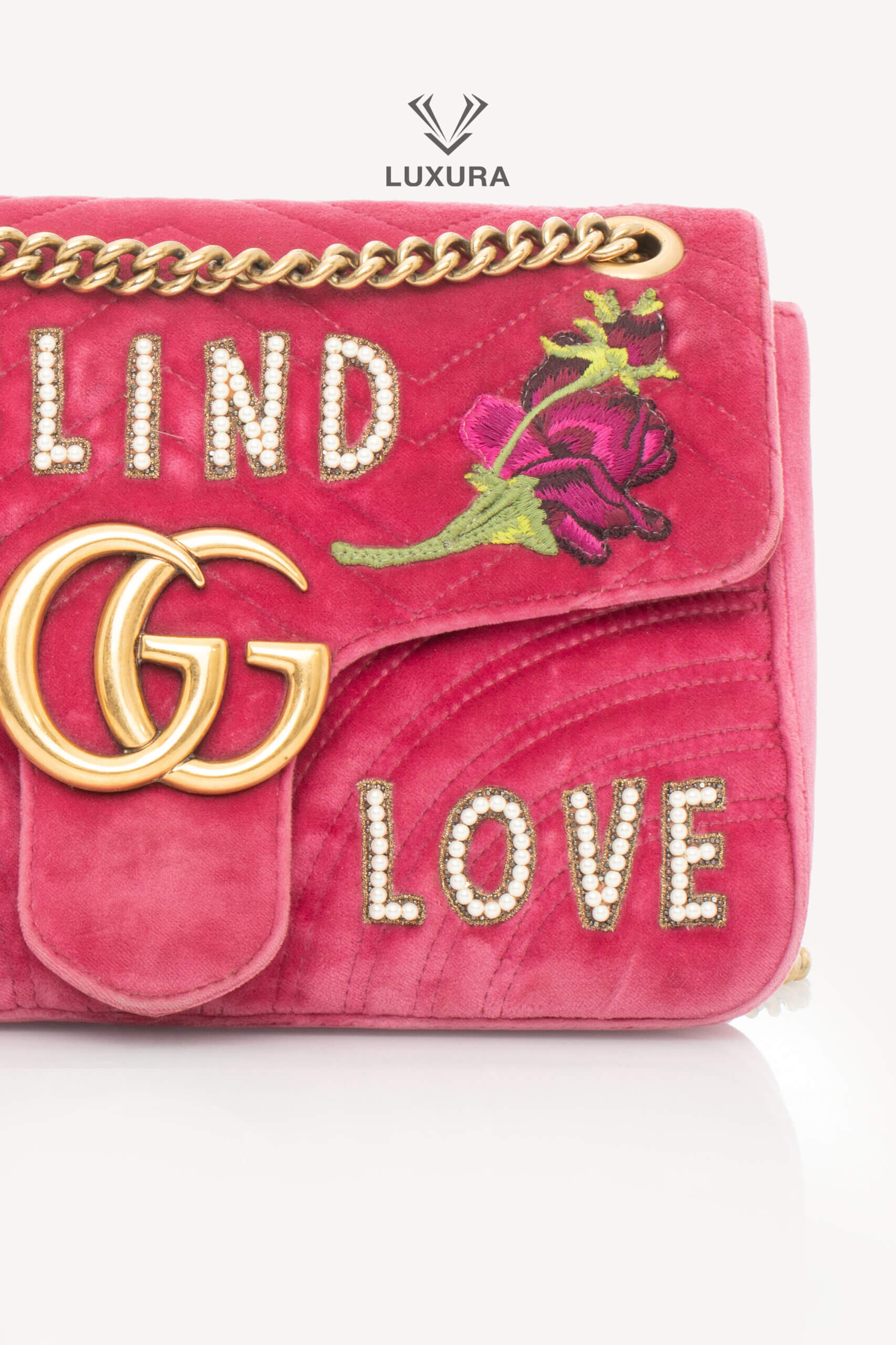 <span style="font-size: 10px;letter-spacing: .15em">BEST DEAL</span><br>            <strong>GUCCI</strong><br>            <div style="margin-top:10px;font-size:16px">Medium Marmont Flap Bag Quilted Embroidered Blind For Love Pink</div><br> - Image 9