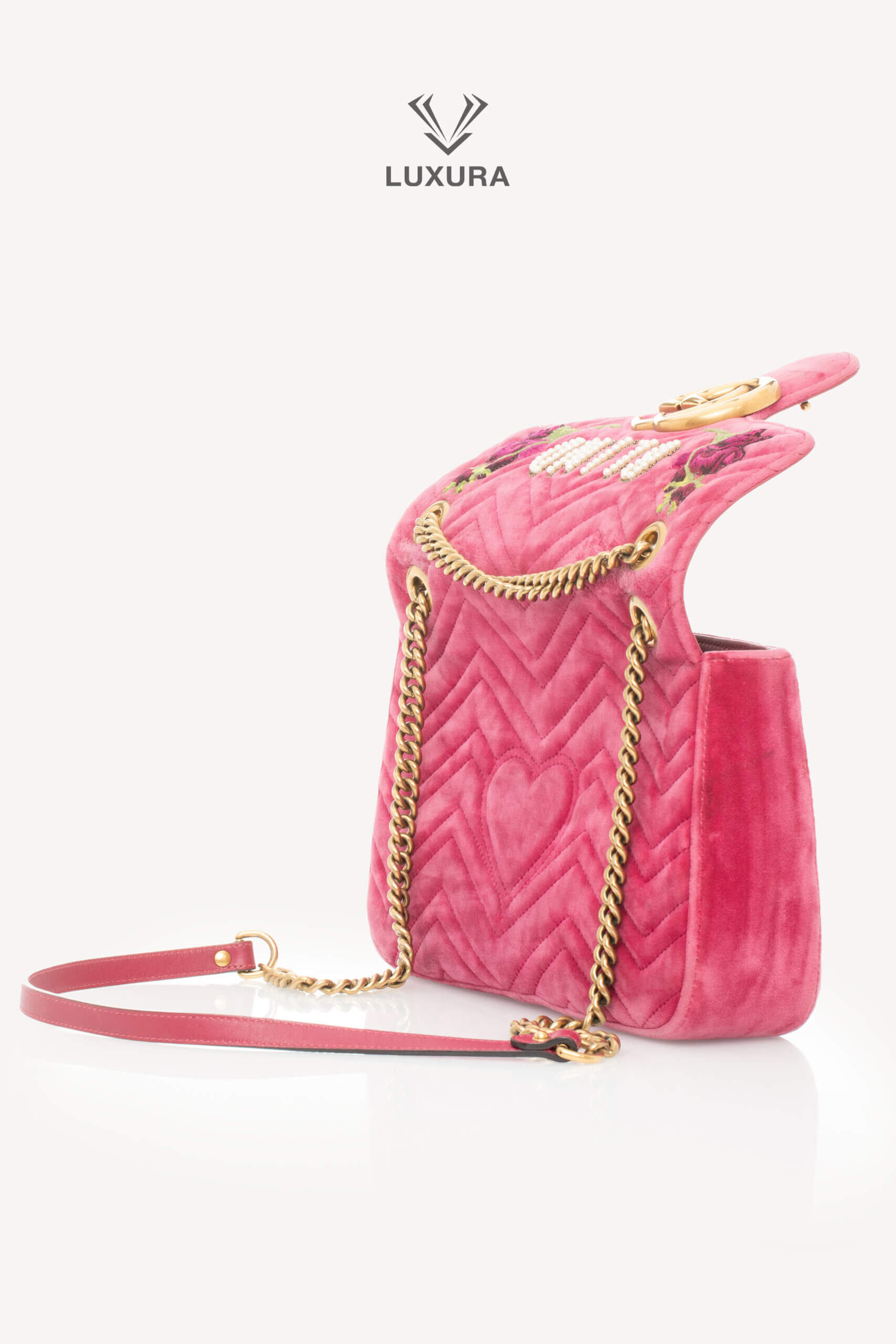 <span style="font-size: 10px;letter-spacing: .15em">BEST DEAL</span><br>            <strong>GUCCI</strong><br>            <div style="margin-top:10px;font-size:16px">Medium Marmont Flap Bag Quilted Embroidered Blind For Love Pink</div><br> - Image 6