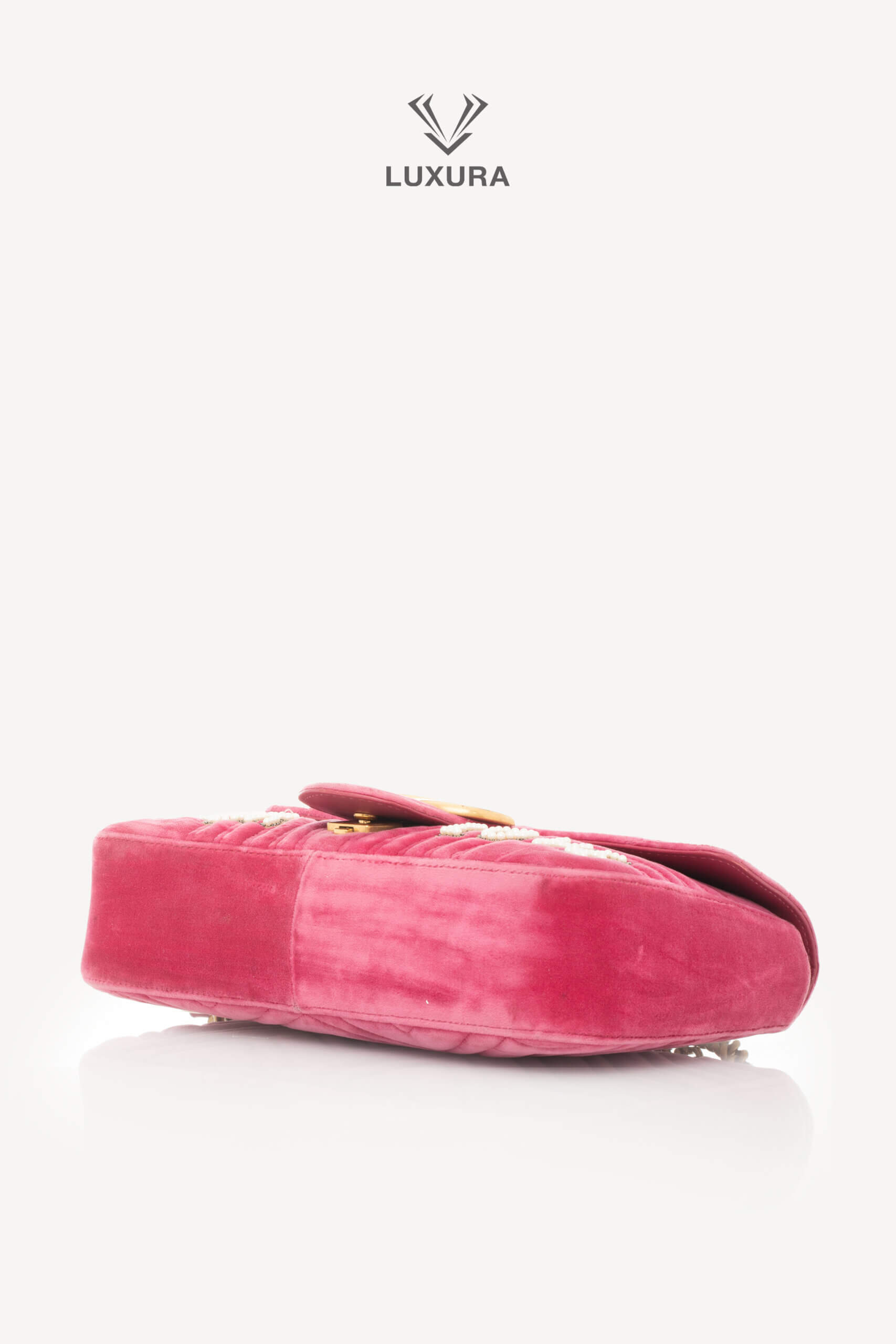 <span style="font-size: 10px;letter-spacing: .15em">BEST DEAL</span><br>            <strong>GUCCI</strong><br>            <div style="margin-top:10px;font-size:16px">Medium Marmont Flap Bag Quilted Embroidered Blind For Love Pink</div><br> - Image 27