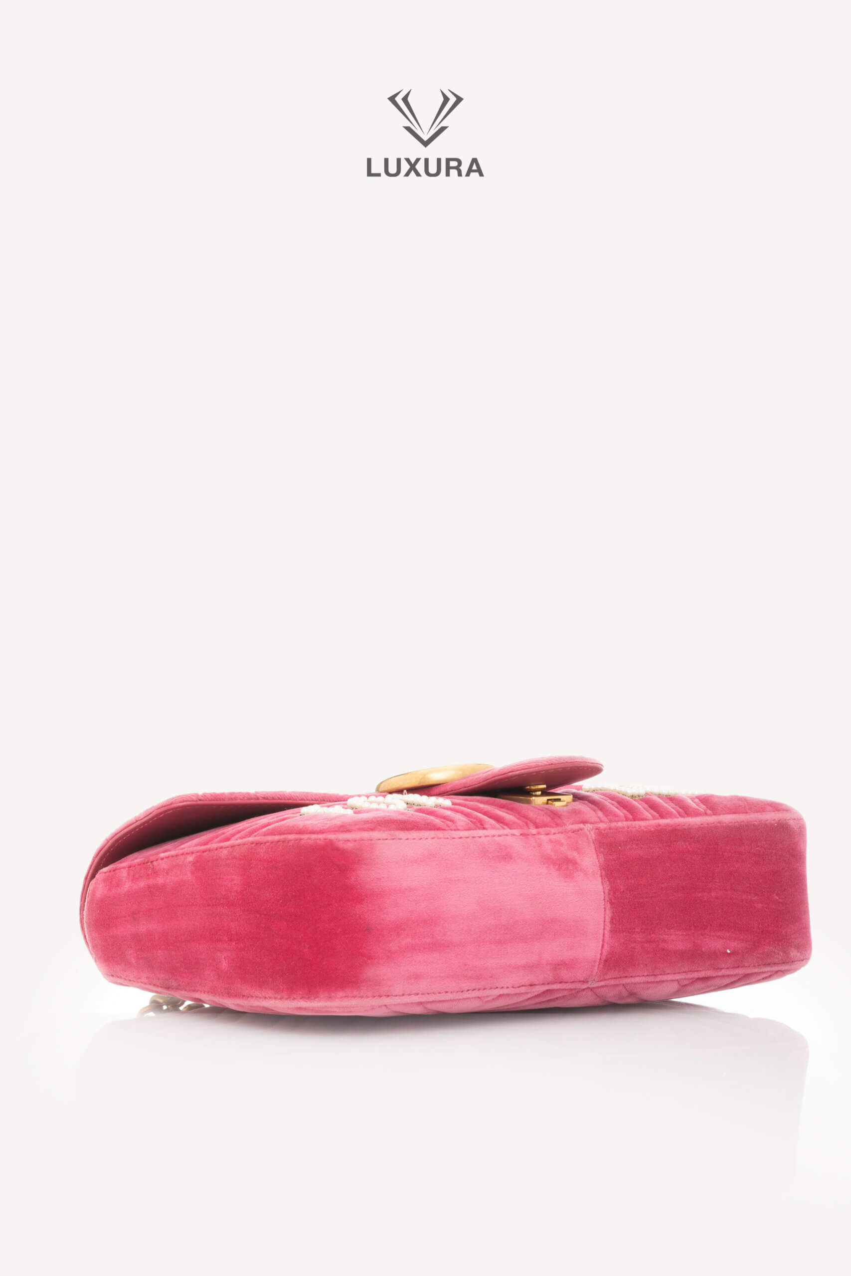 <span style="font-size: 10px;letter-spacing: .15em">BEST DEAL</span><br>            <strong>GUCCI</strong><br>            <div style="margin-top:10px;font-size:16px">Medium Marmont Flap Bag Quilted Embroidered Blind For Love Pink</div><br> - Image 25