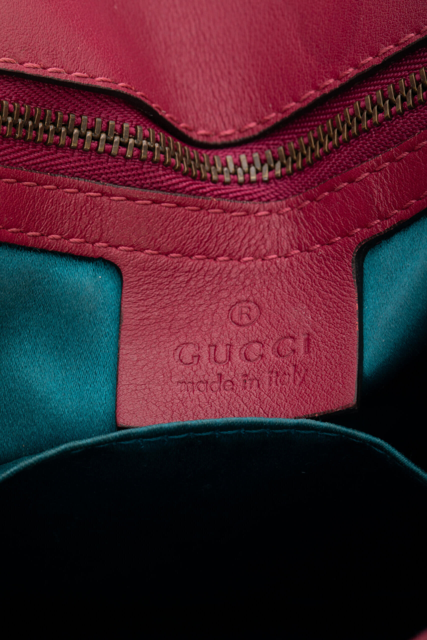 <span style="font-size: 10px;letter-spacing: .15em">BEST DEAL</span><br>            <strong>GUCCI</strong><br>            <div style="margin-top:10px;font-size:16px">Medium Marmont Flap Bag Quilted Embroidered Blind For Love Pink</div><br> - Image 21