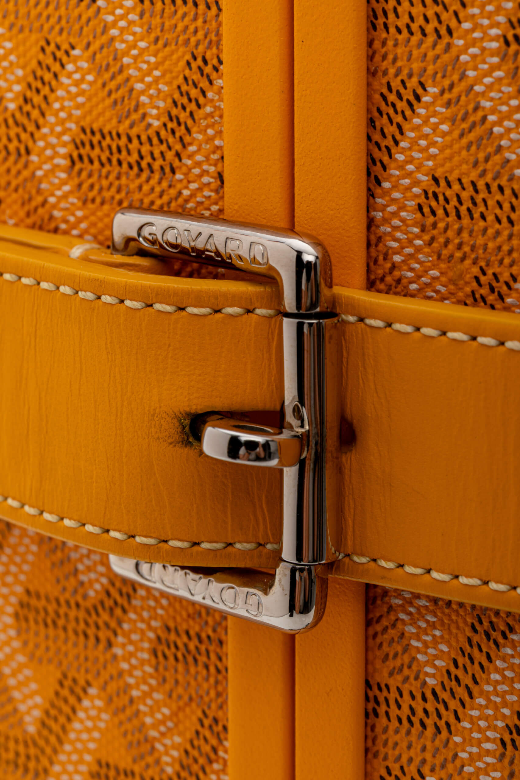 <span style="font-size: 10px;letter-spacing: .15em">HARD TO FIND</span><br> <strong>GOYARD</strong><br> <div style="margin-top:10px;font-size:16px">Bourget PM Trolley Case Yellow</div><br> - Image 25