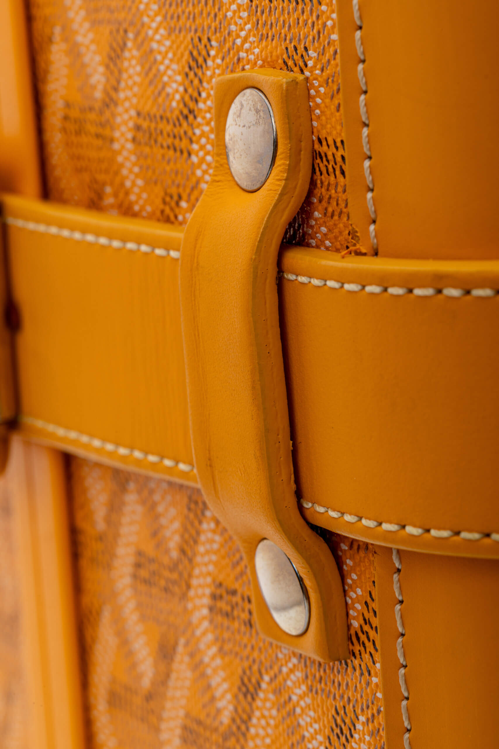 <span style="font-size: 10px;letter-spacing: .15em">HARD TO FIND</span><br> <strong>GOYARD</strong><br> <div style="margin-top:10px;font-size:16px">Bourget PM Trolley Case Yellow</div><br> - Image 31