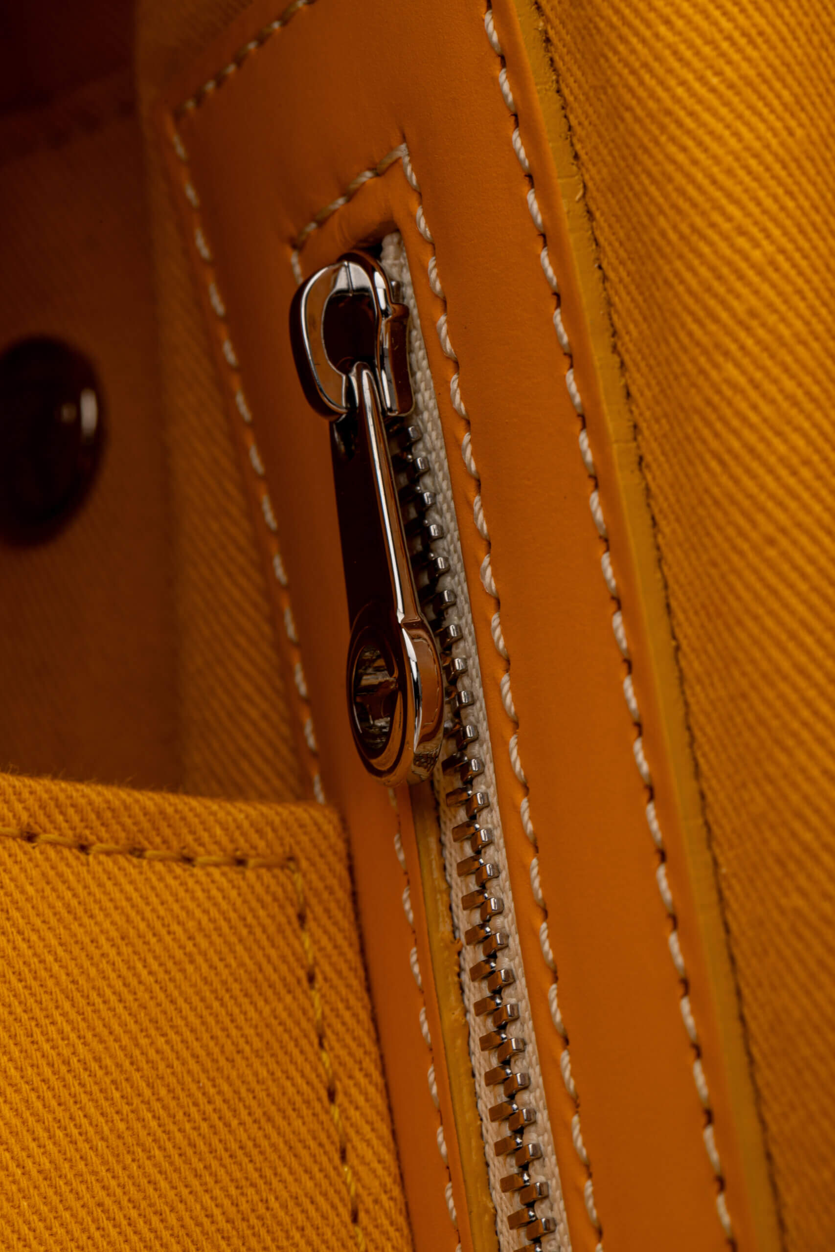 <span style="font-size: 10px;letter-spacing: .15em">HARD TO FIND</span><br> <strong>GOYARD</strong><br> <div style="margin-top:10px;font-size:16px">Bourget PM Trolley Case Yellow</div><br> - Image 32