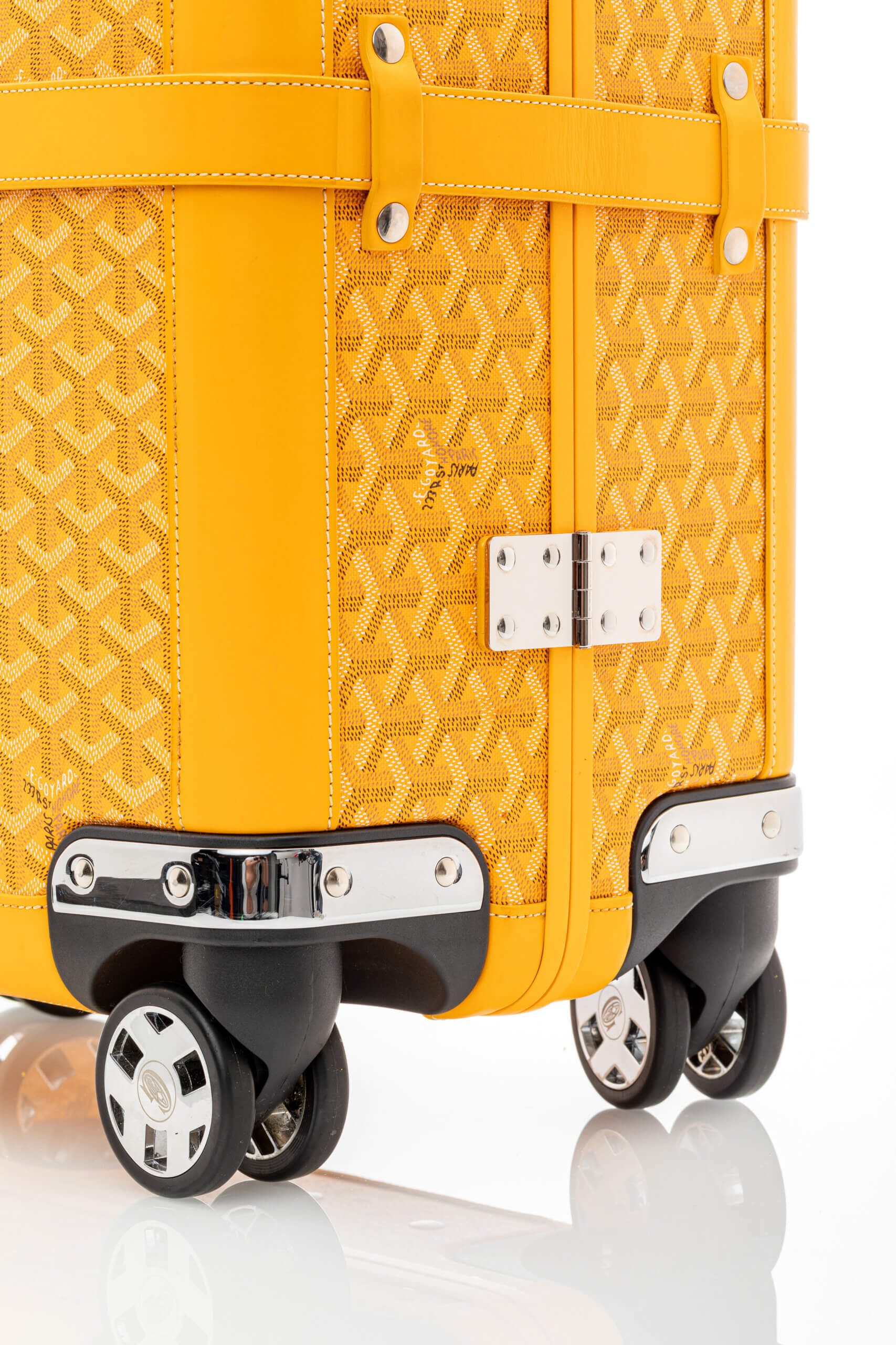 <span style="font-size: 10px;letter-spacing: .15em">HARD TO FIND</span><br> <strong>GOYARD</strong><br> <div style="margin-top:10px;font-size:16px">Bourget PM Trolley Case Yellow</div><br> - Image 22