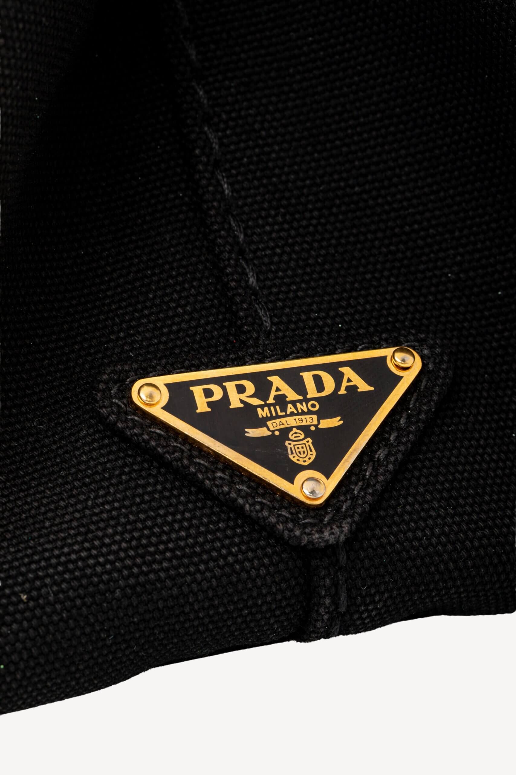 <span style="font-size: 10px;letter-spacing: .15em">HARD TO FIND</span><br> <strong>PRADA</strong><br> <div style="margin-top:10px;font-size:16px">Canapa Logo Tote Bag Black</div><br> - Image 11