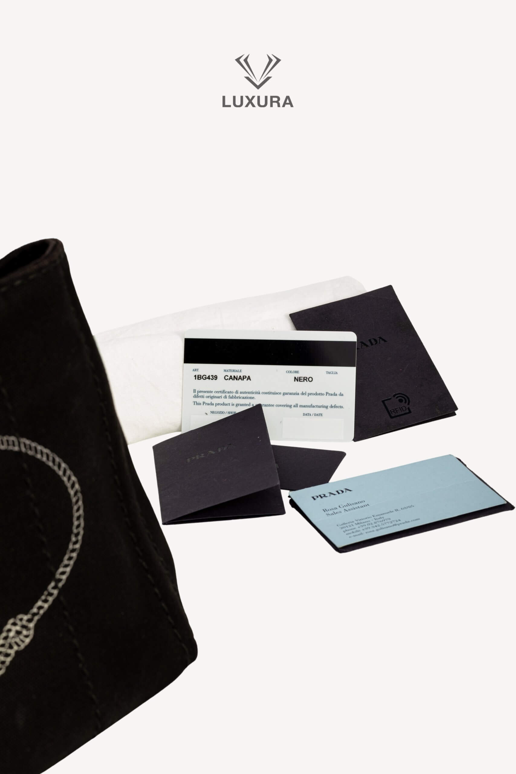 <span style="font-size: 10px;letter-spacing: .15em">HARD TO FIND</span><br> <strong>PRADA</strong><br> <div style="margin-top:10px;font-size:16px">Canapa Logo Tote Bag Black</div><br> - Image 10