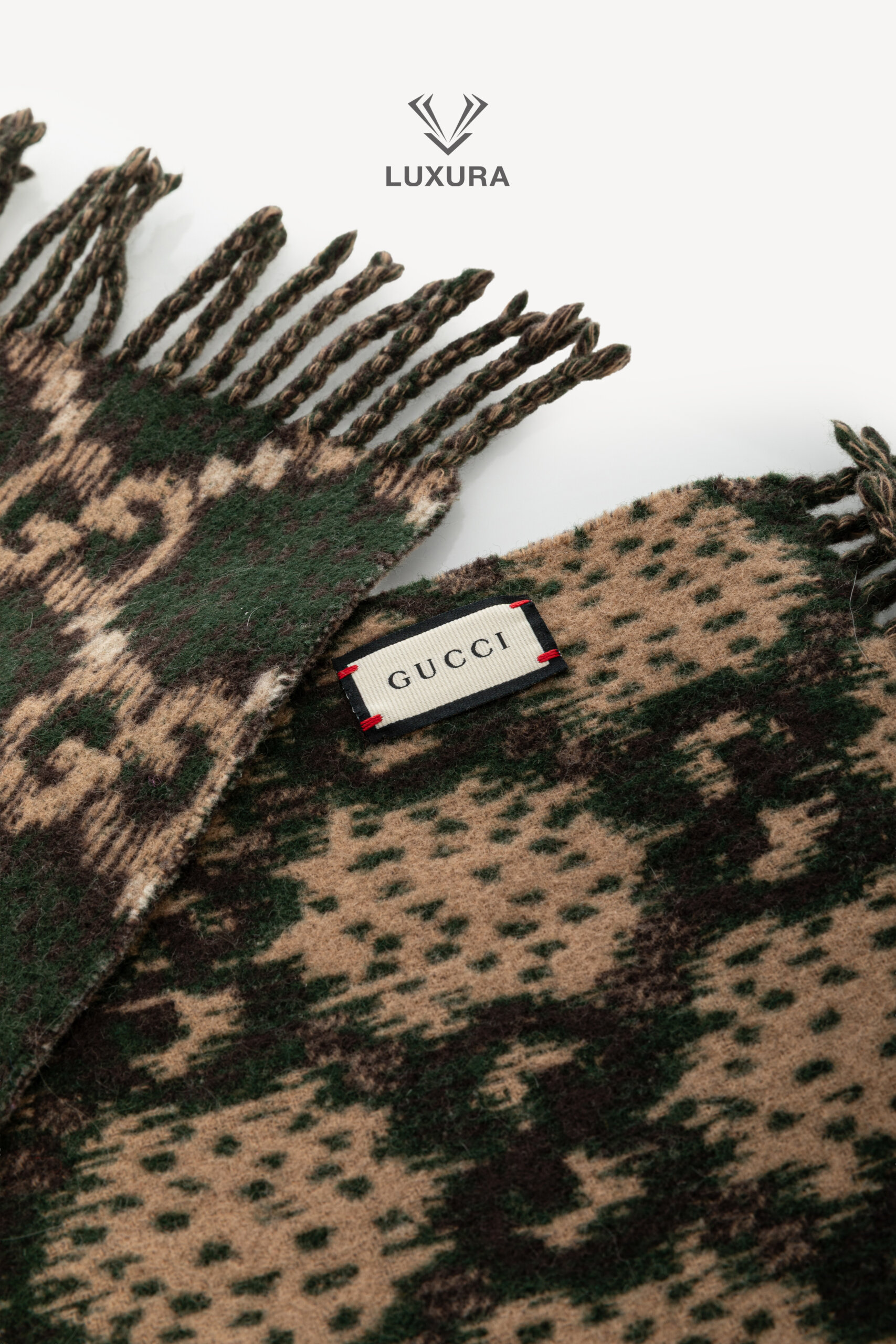 <span style="font-size: 10px;letter-spacing: .15em">HARD TO FIND</span><br> <strong>GUCCI</strong><br> <div style="margin-top:10px;font-size:16px">Reversible Wool Scarf Breen-Brown</div><br> - Image 7