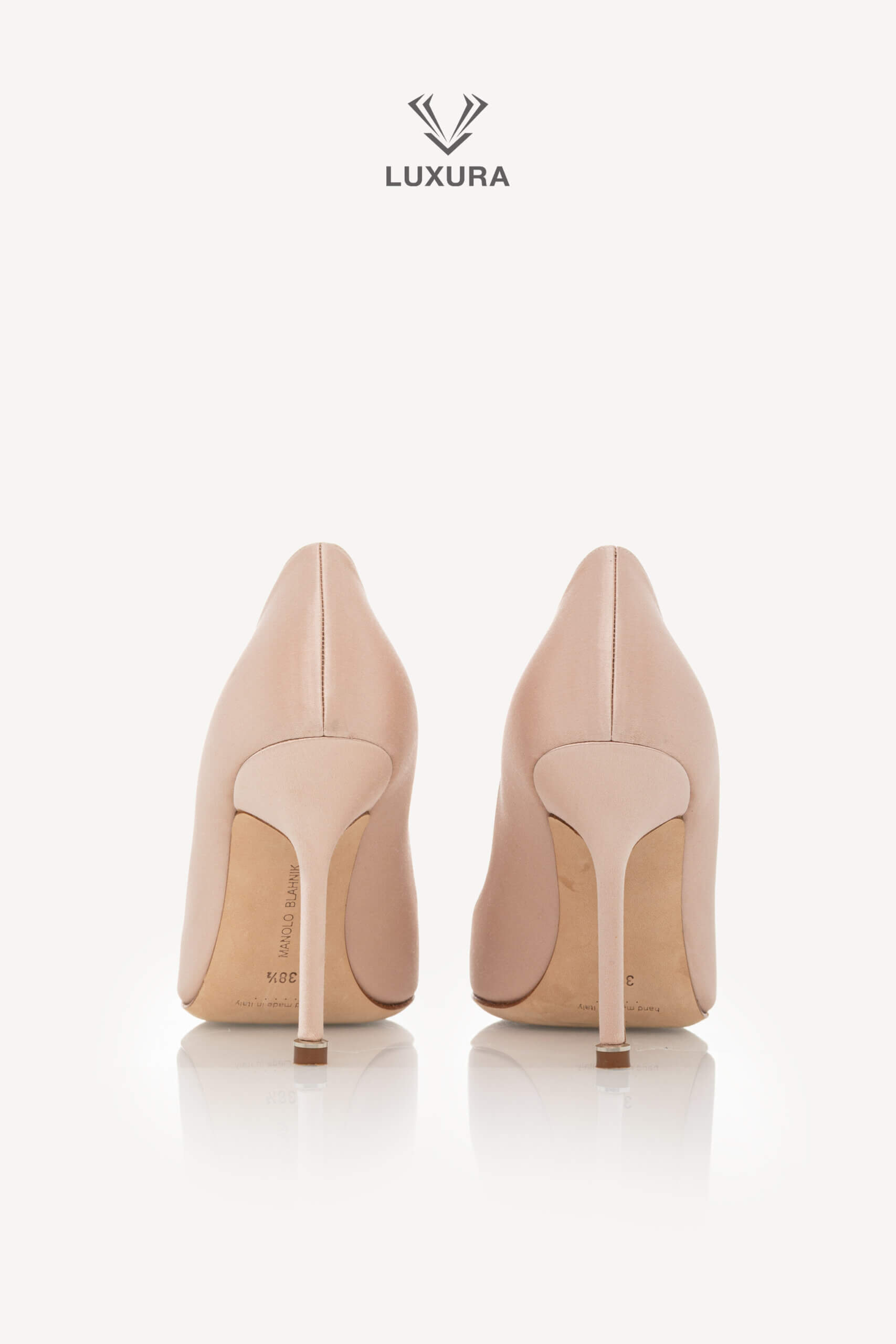 <span style="font-size: 10px;letter-spacing: .15em">BEST DEAL</span><br> <strong>MANOLO BLAHNIK</strong><br> <div style="margin-top:10px;font-size:16px">Champagne Satin Crystal Embellished Hangisi Pumps 38.5</div><br> - Image 7