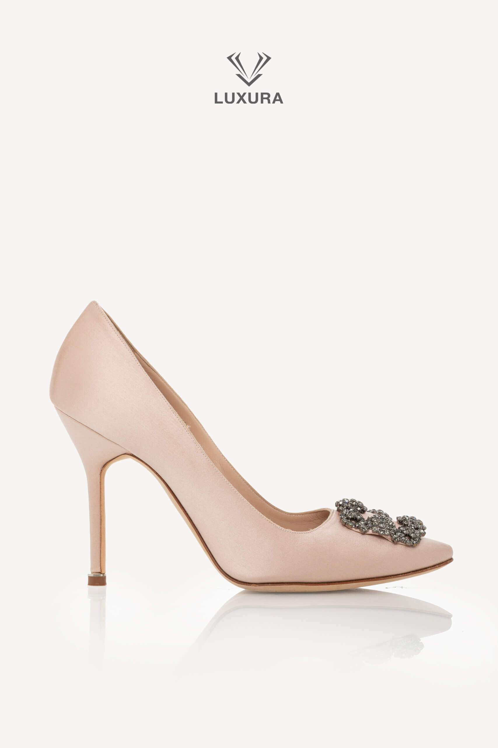 <span style="font-size: 10px;letter-spacing: .15em">BEST DEAL</span><br> <strong>MANOLO BLAHNIK</strong><br> <div style="margin-top:10px;font-size:16px">Champagne Satin Crystal Embellished Hangisi Pumps 38.5</div><br> - Image 8