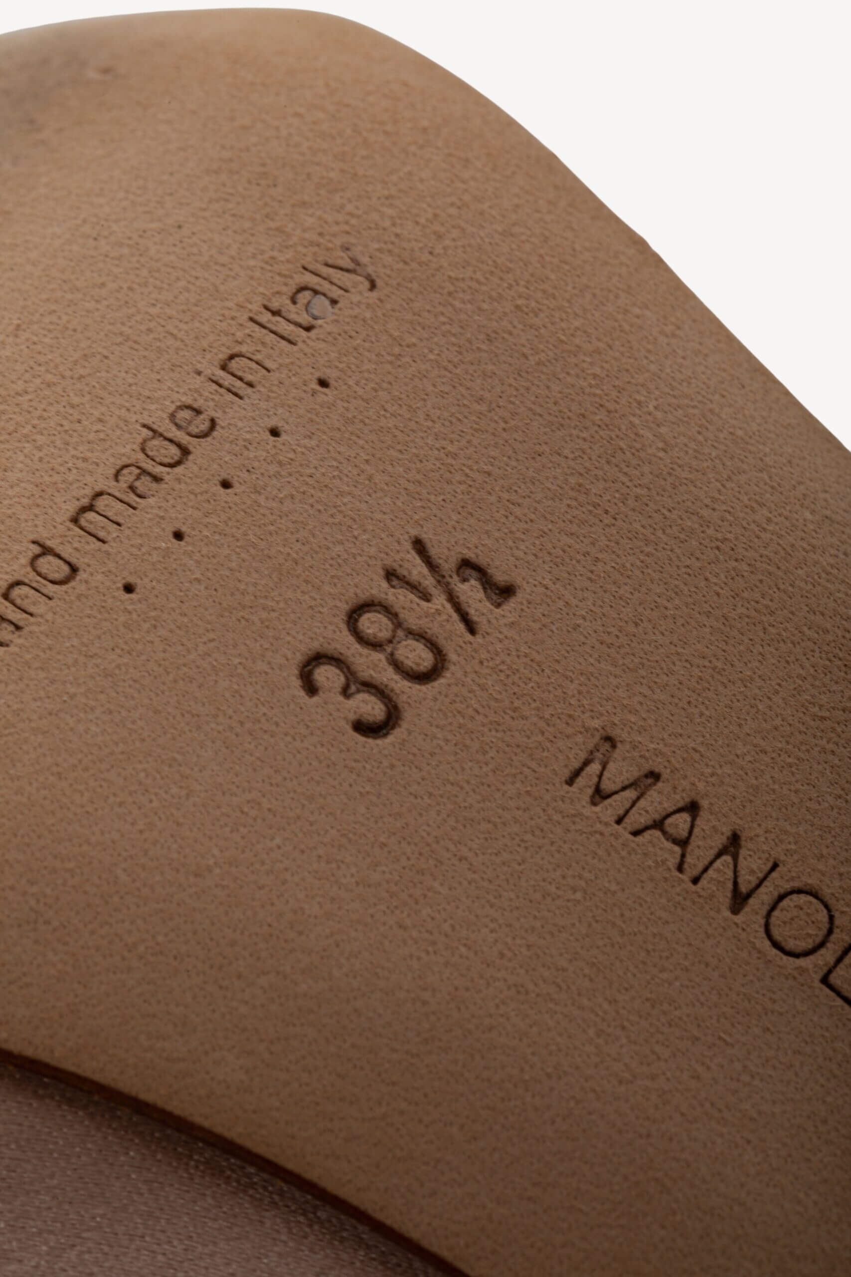 <span style="font-size: 10px;letter-spacing: .15em">BEST DEAL</span><br> <strong>MANOLO BLAHNIK</strong><br> <div style="margin-top:10px;font-size:16px">Champagne Satin Crystal Embellished Hangisi Pumps 38.5</div><br> - Image 21