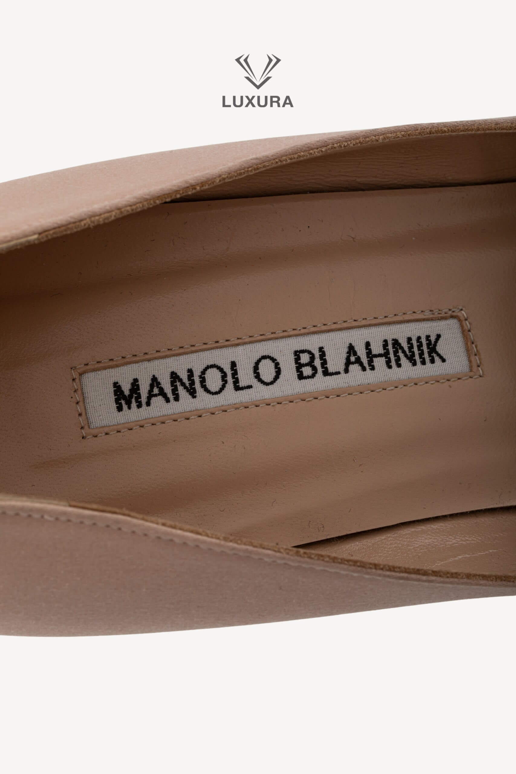 <span style="font-size: 10px;letter-spacing: .15em">BEST DEAL</span><br> <strong>MANOLO BLAHNIK</strong><br> <div style="margin-top:10px;font-size:16px">Champagne Satin Crystal Embellished Hangisi Pumps 38.5</div><br> - Image 19