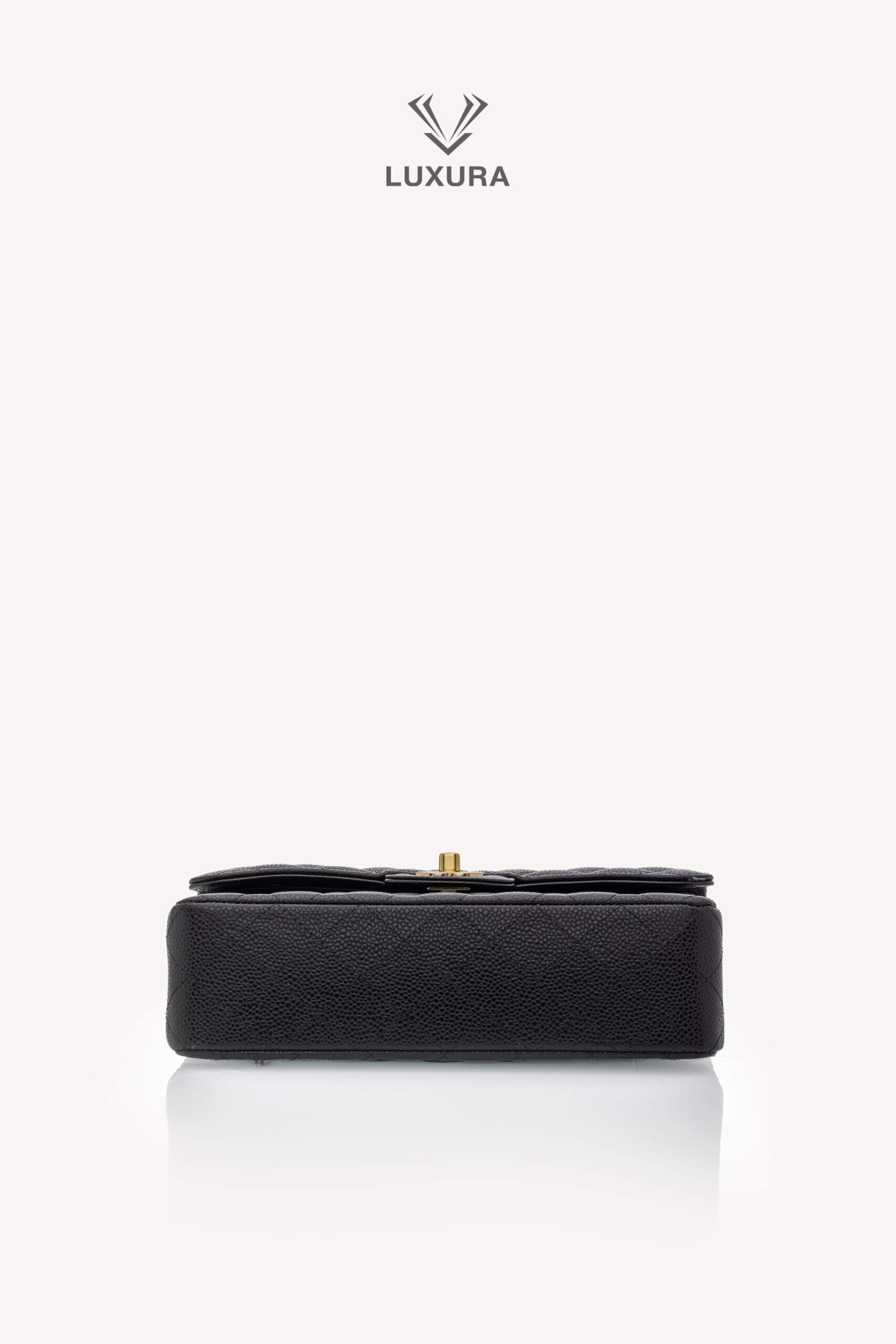 <span style="font-size: 10px;letter-spacing: .15em">HARD TO FIND</span><br> <strong>CHANEL</strong><br> <div style="margin-top:10px;font-size:16px">Small Classic Handbag Black Grained Calfskin Gold Tone Metal</div><br> - Image 23