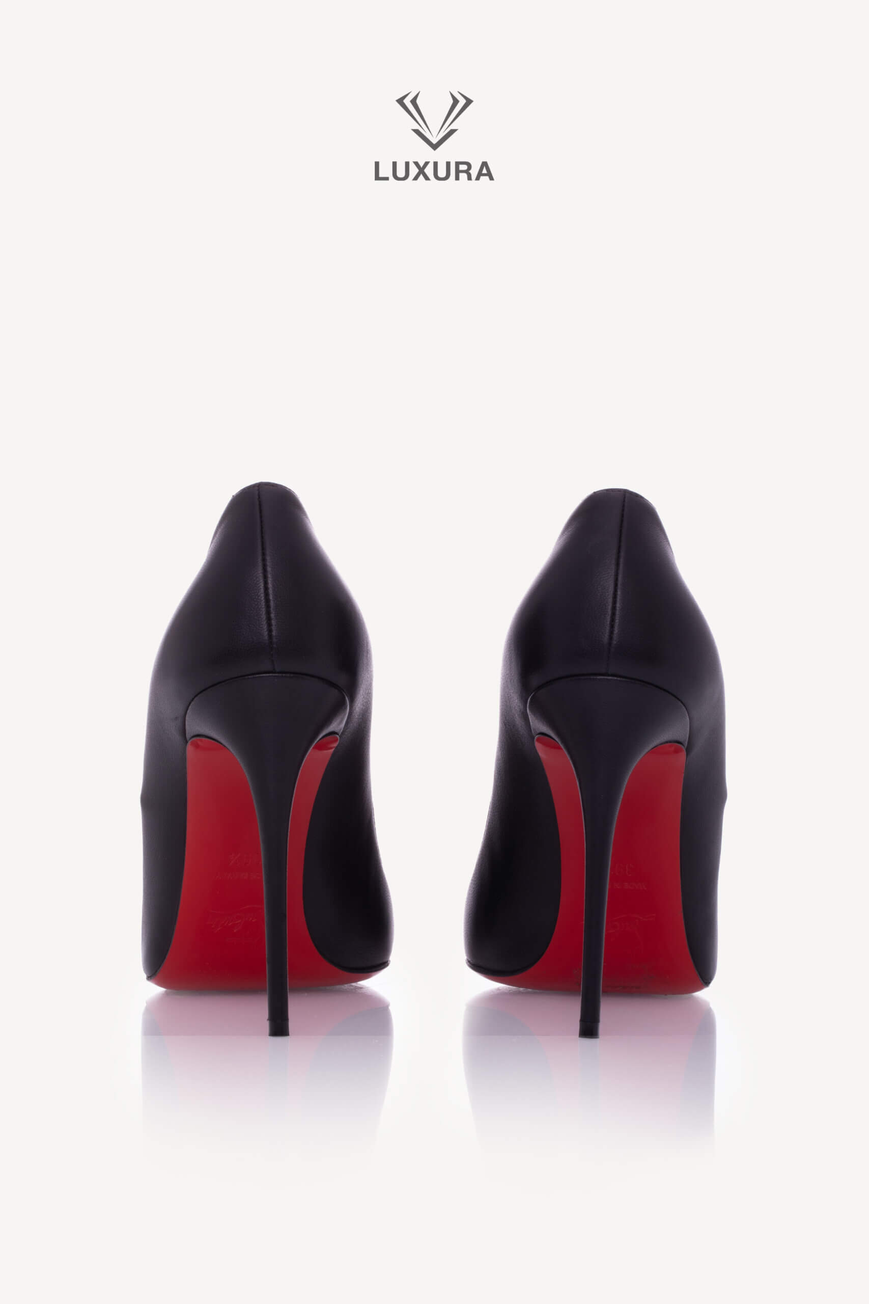 <span style="font-size: 10px;letter-spacing: .15em">BEST DEAL</span><br>            <strong>CHRISTIAN LOUBOUTIN</strong><br>            <div style="margin-top:10px;font-size:16px">Shinny Nappa Pigalle Folies 100 Pumps Black 39.5</div><br> - Image 6