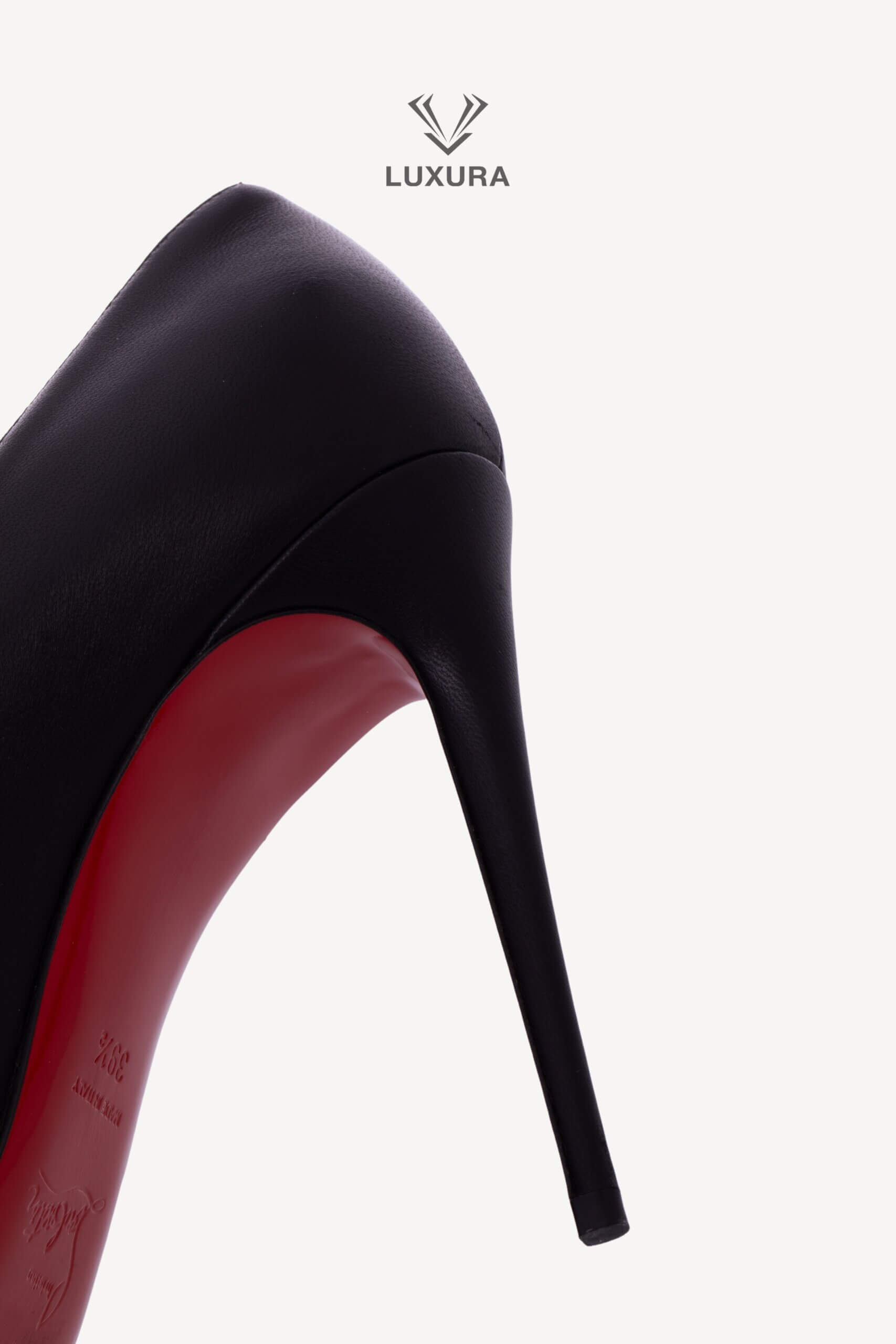 <span style="font-size: 10px;letter-spacing: .15em">BEST DEAL</span><br>            <strong>CHRISTIAN LOUBOUTIN</strong><br>            <div style="margin-top:10px;font-size:16px">Shinny Nappa Pigalle Folies 100 Pumps Black 39.5</div><br> - Image 15