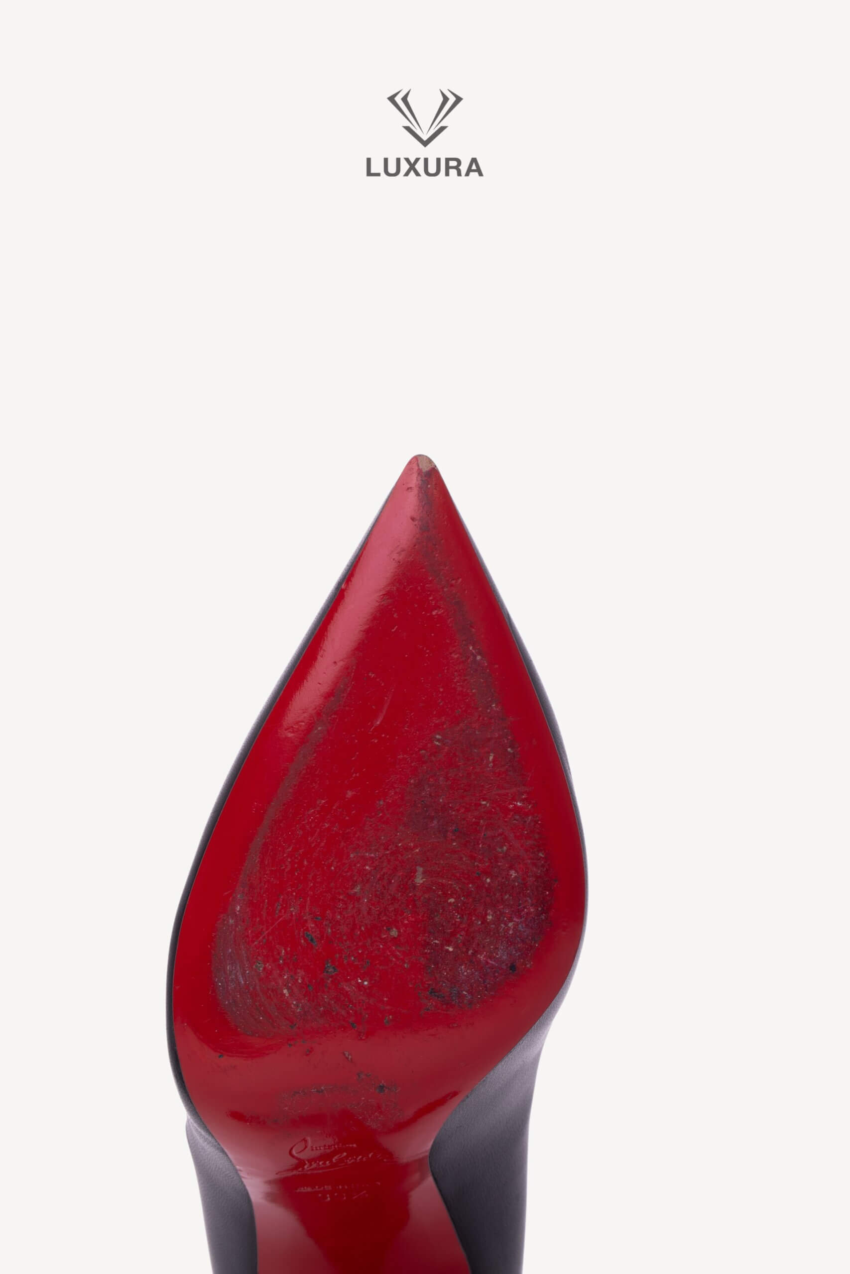 <span style="font-size: 10px;letter-spacing: .15em">BEST DEAL</span><br>            <strong>CHRISTIAN LOUBOUTIN</strong><br>            <div style="margin-top:10px;font-size:16px">Shinny Nappa Pigalle Folies 100 Pumps Black 39.5</div><br> - Image 16