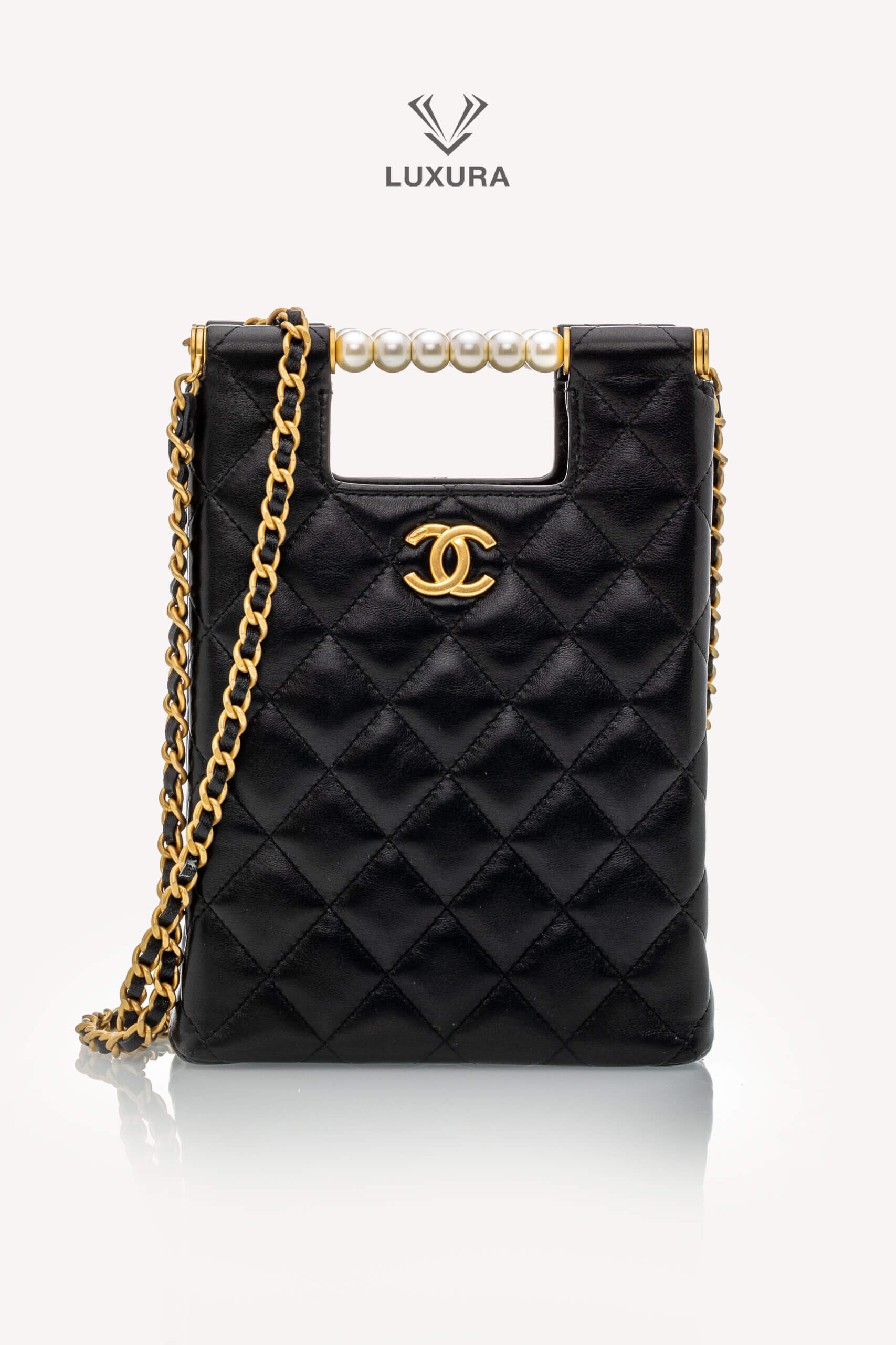 <span style="font-size: 10px;letter-spacing: .15em">HARD TO FIND</span><br> <strong>CHANEL</strong><br> <div style="margin-top:10px;font-size:16px">Lambskin Matelasse Pearl Handle Chain Shoulder Bag Black</div><br> - Image 5