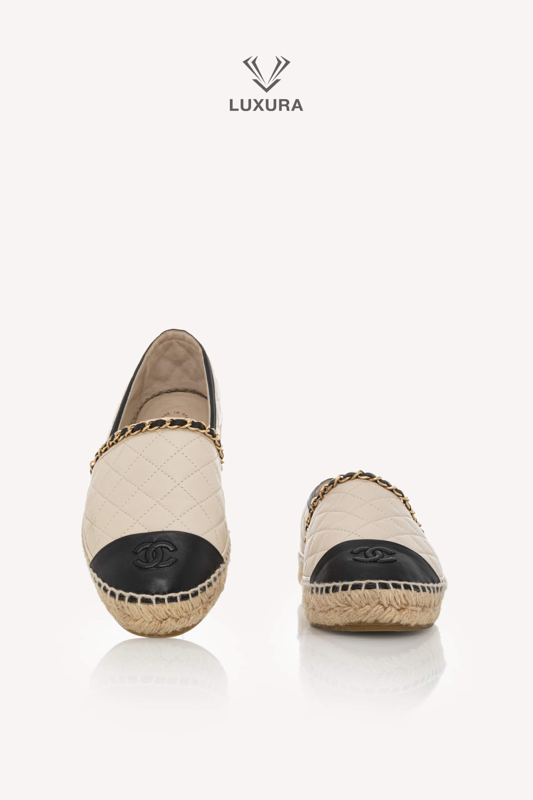 <span style="font-size: 10px;letter-spacing: .15em">BEST DEAL</span><br> <strong>CHANEL</strong><br> <div style="margin-top:10px;font-size:16px">Lambskin Grosgrain Quilted CC Chain Espadrilles Beige Black 39</div><br> - Image 4