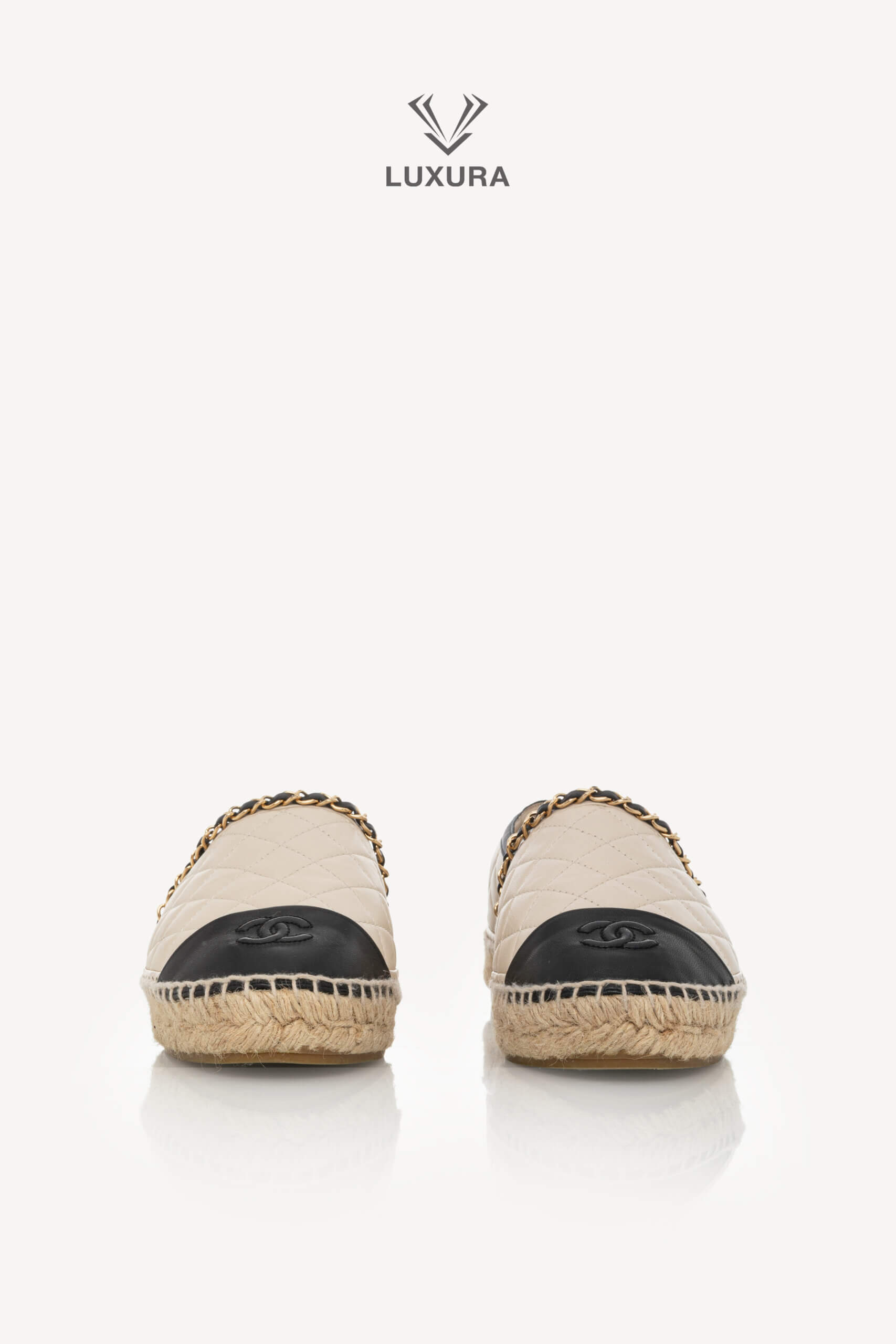 <span style="font-size: 10px;letter-spacing: .15em">BEST DEAL</span><br> <strong>CHANEL</strong><br> <div style="margin-top:10px;font-size:16px">Lambskin Grosgrain Quilted CC Chain Espadrilles Beige Black 39</div><br> - Image 7