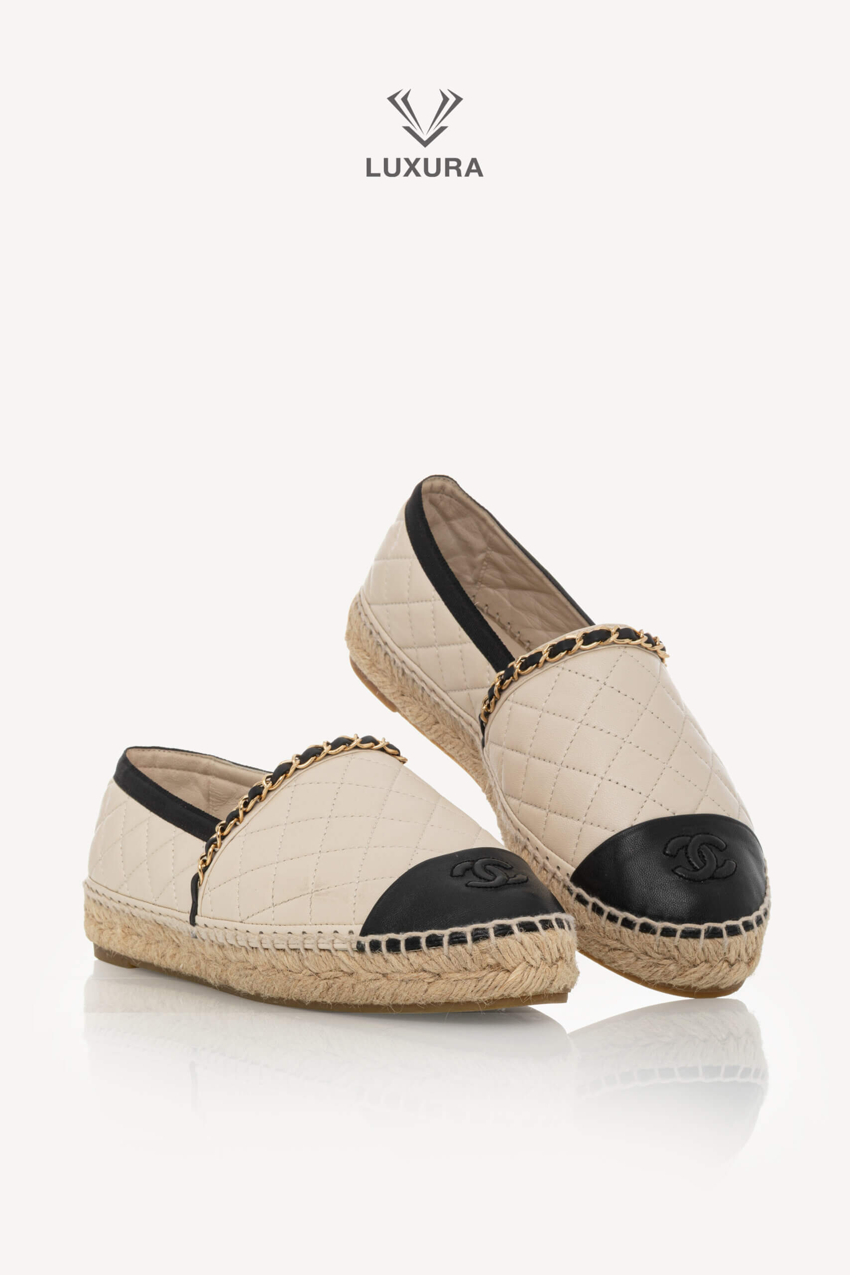 <span style="font-size: 10px;letter-spacing: .15em">BEST DEAL</span><br> <strong>CHANEL</strong><br> <div style="margin-top:10px;font-size:16px">Lambskin Grosgrain Quilted CC Chain Espadrilles Beige Black 39</div><br> - Image 2