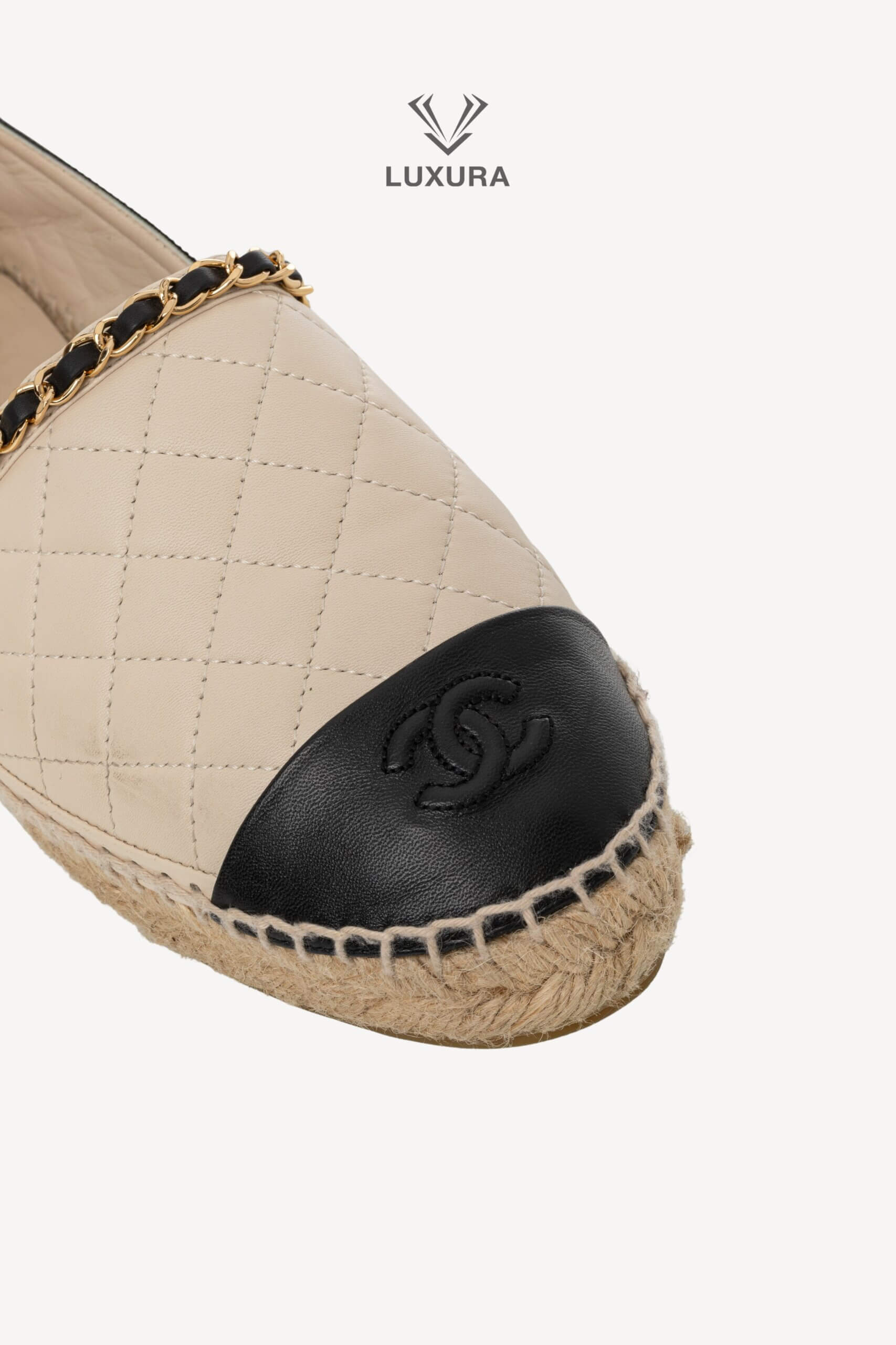 <span style="font-size: 10px;letter-spacing: .15em">BEST DEAL</span><br> <strong>CHANEL</strong><br> <div style="margin-top:10px;font-size:16px">Lambskin Grosgrain Quilted CC Chain Espadrilles Beige Black 39</div><br> - Image 8