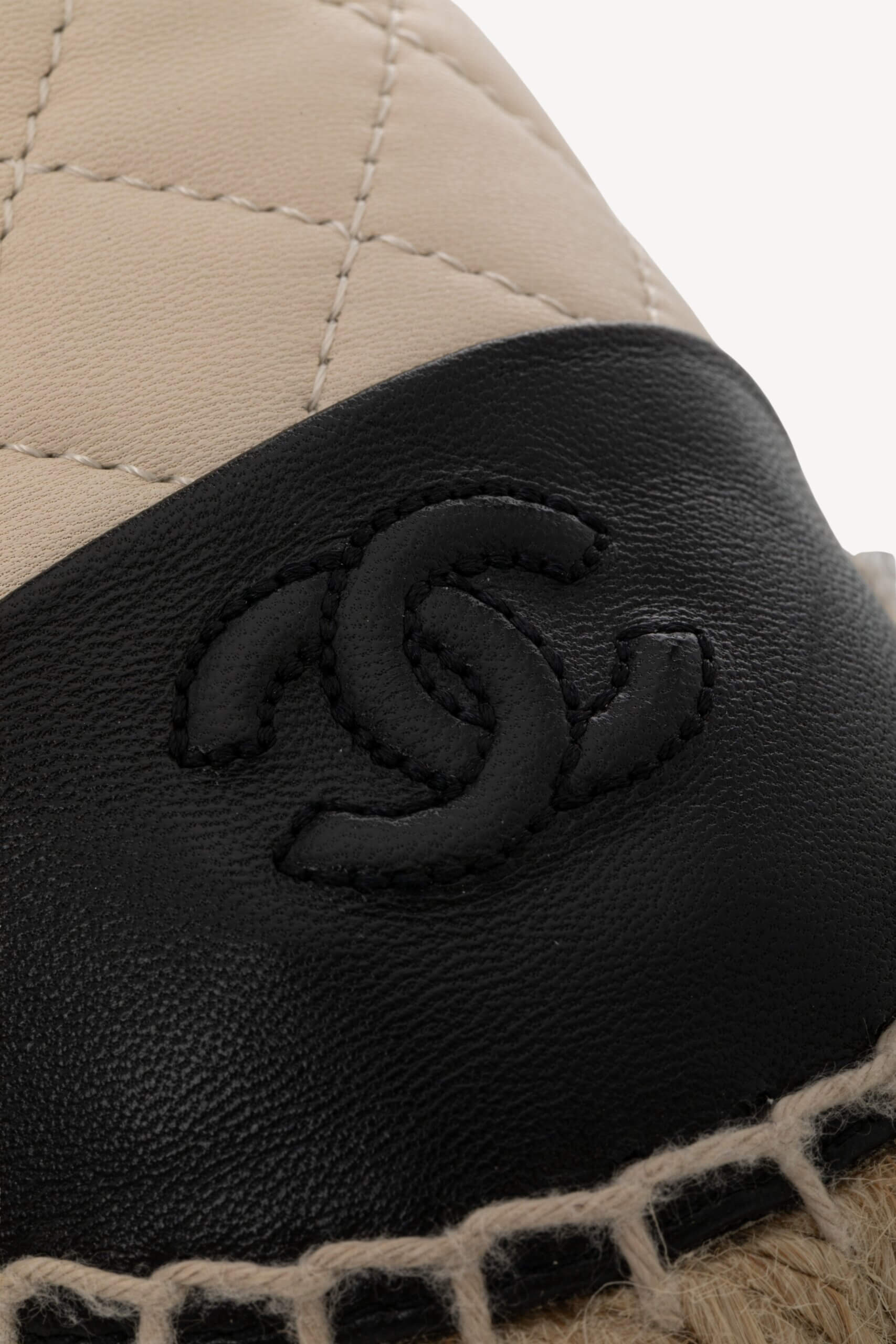 <span style="font-size: 10px;letter-spacing: .15em">BEST DEAL</span><br> <strong>CHANEL</strong><br> <div style="margin-top:10px;font-size:16px">Lambskin Grosgrain Quilted CC Chain Espadrilles Beige Black 39</div><br> - Image 11