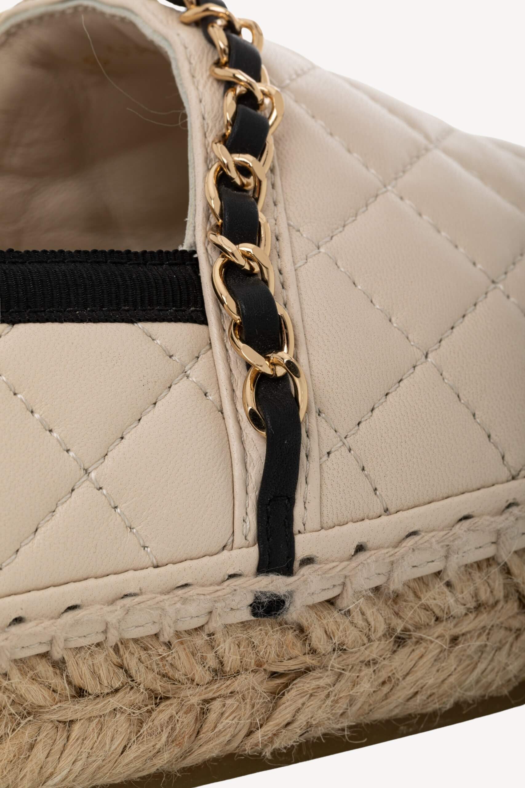 <span style="font-size: 10px;letter-spacing: .15em">BEST DEAL</span><br> <strong>CHANEL</strong><br> <div style="margin-top:10px;font-size:16px">Lambskin Grosgrain Quilted CC Chain Espadrilles Beige Black 39</div><br> - Image 12
