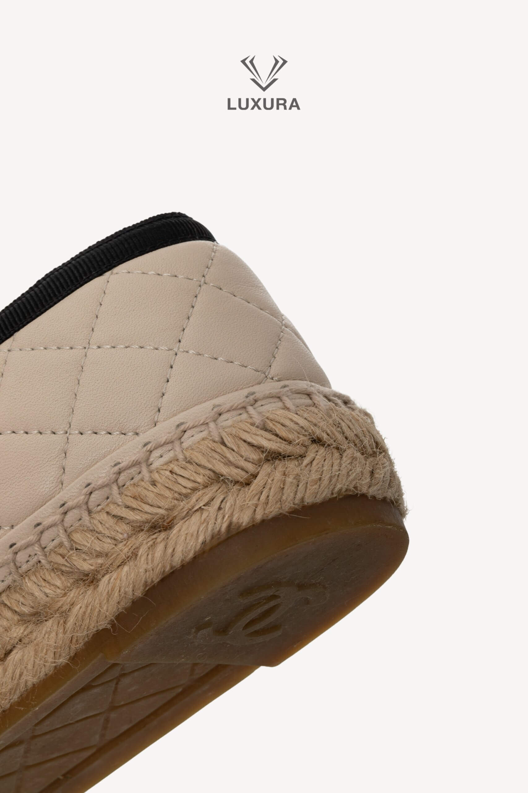 <span style="font-size: 10px;letter-spacing: .15em">BEST DEAL</span><br> <strong>CHANEL</strong><br> <div style="margin-top:10px;font-size:16px">Lambskin Grosgrain Quilted CC Chain Espadrilles Beige Black 39</div><br> - Image 17