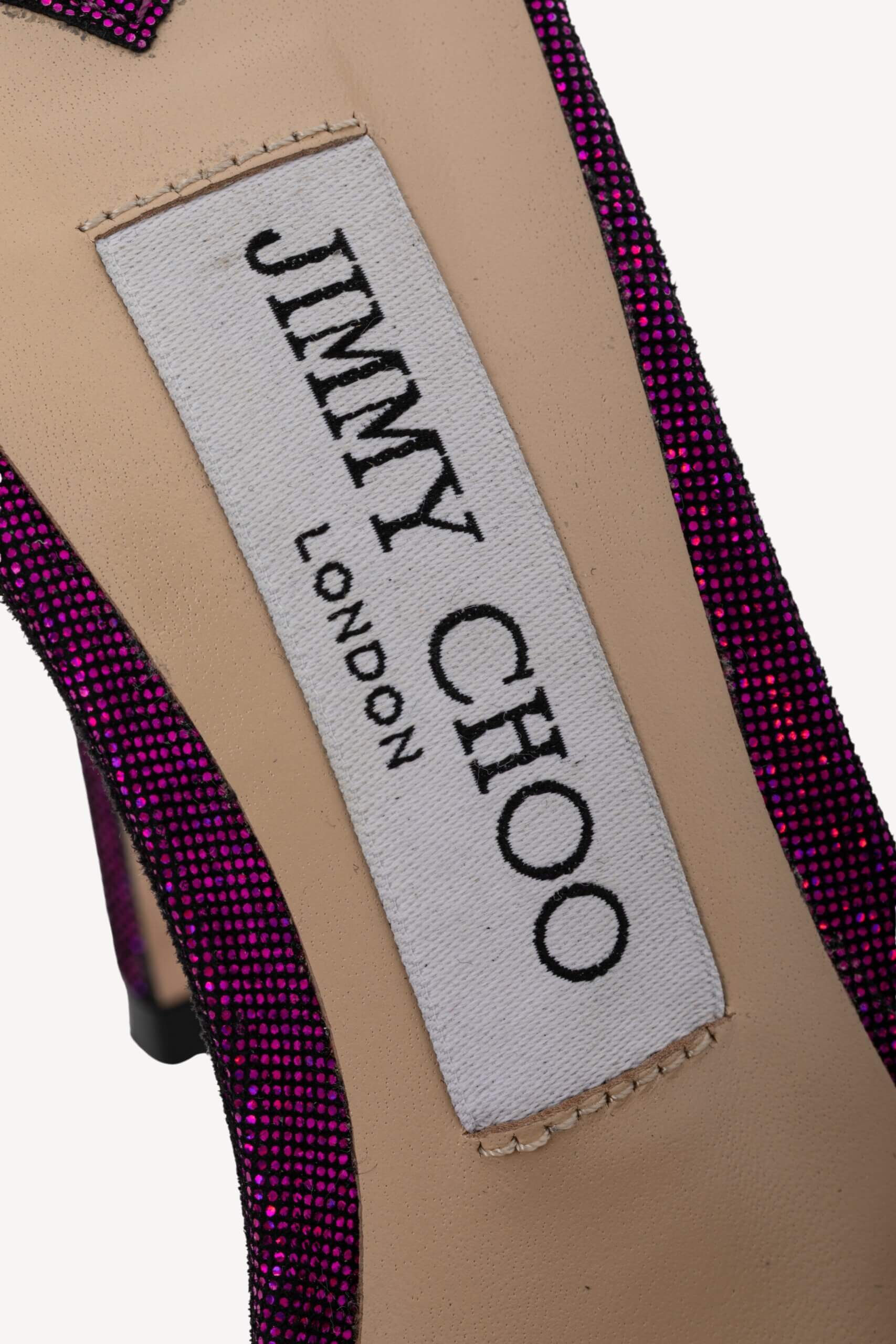 <span style="font-size: 10px;letter-spacing: .15em">BEST DEAL</span><br> <strong>JIMMY CHOO</strong><br> <div style="margin-top:10px;font-size:16px">Saeda 100 Pumps Glittery Pink 39.5</div><br> - Image 18