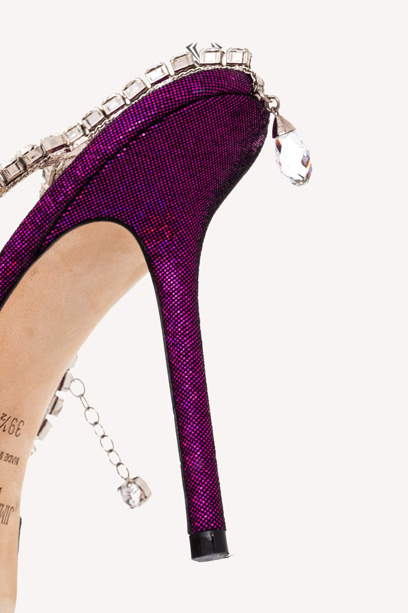 <span style="font-size: 10px;letter-spacing: .15em">BEST DEAL</span><br> <strong>JIMMY CHOO</strong><br> <div style="margin-top:10px;font-size:16px">Saeda 100 Pumps Glittery Pink 39.5</div><br> - Image 12