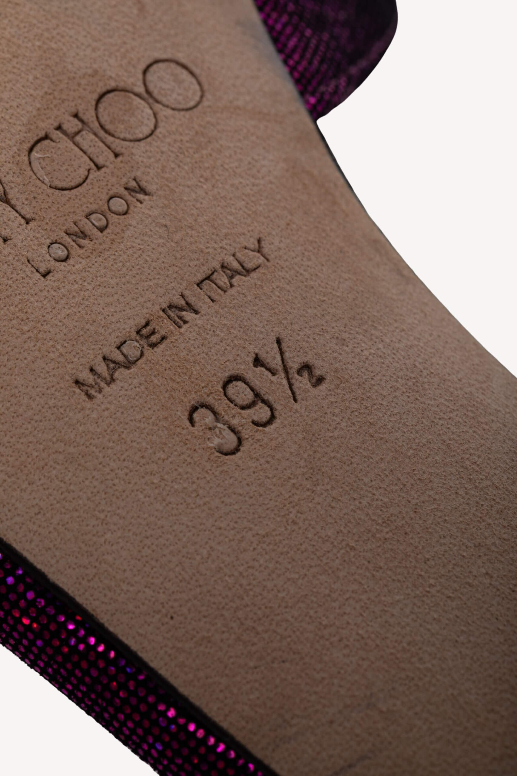 <span style="font-size: 10px;letter-spacing: .15em">BEST DEAL</span><br> <strong>JIMMY CHOO</strong><br> <div style="margin-top:10px;font-size:16px">Saeda 100 Pumps Glittery Pink 39.5</div><br> - Image 15