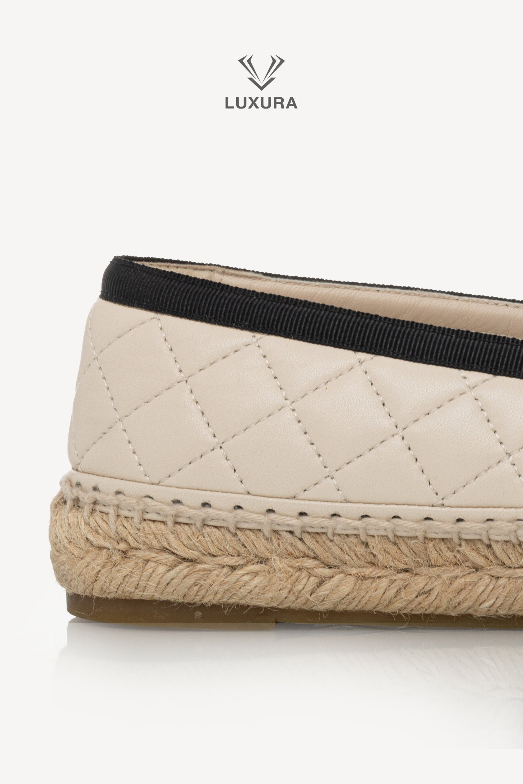 <span style="font-size: 10px;letter-spacing: .15em">BEST DEAL</span><br> <strong>CHANEL</strong><br> <div style="margin-top:10px;font-size:16px">Lambskin Grosgrain Quilted CC Chain Espadrilles Beige Black 39</div><br> - Image 13