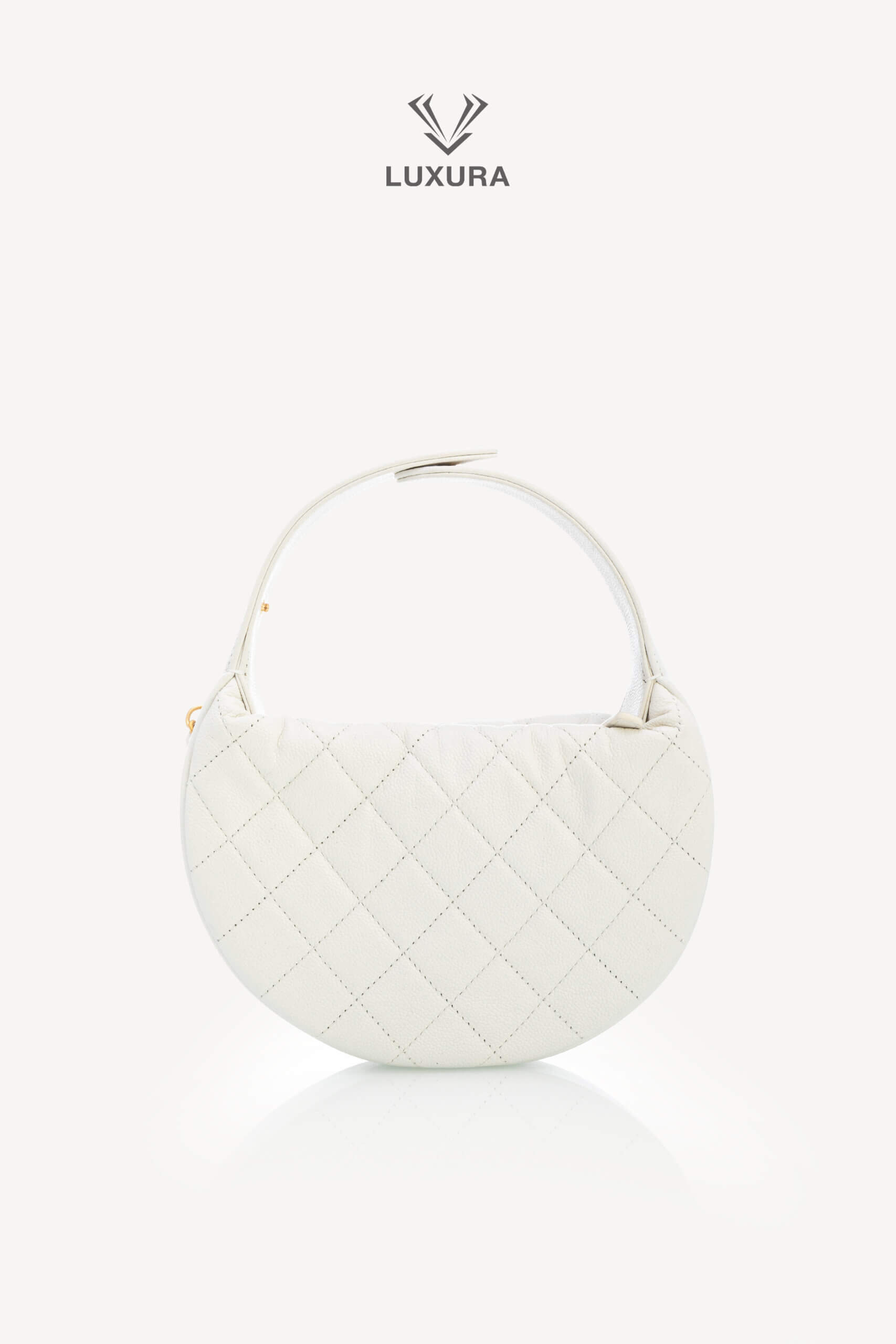 <span style="font-size: 10px;letter-spacing: .15em">HARD TO FIND</span><br> <strong>CHANEL</strong><br> <div style="margin-top:10px;font-size:16px">Shiny Caviar Quilted Bow Pouch Hobo White</div><br> - Image 5