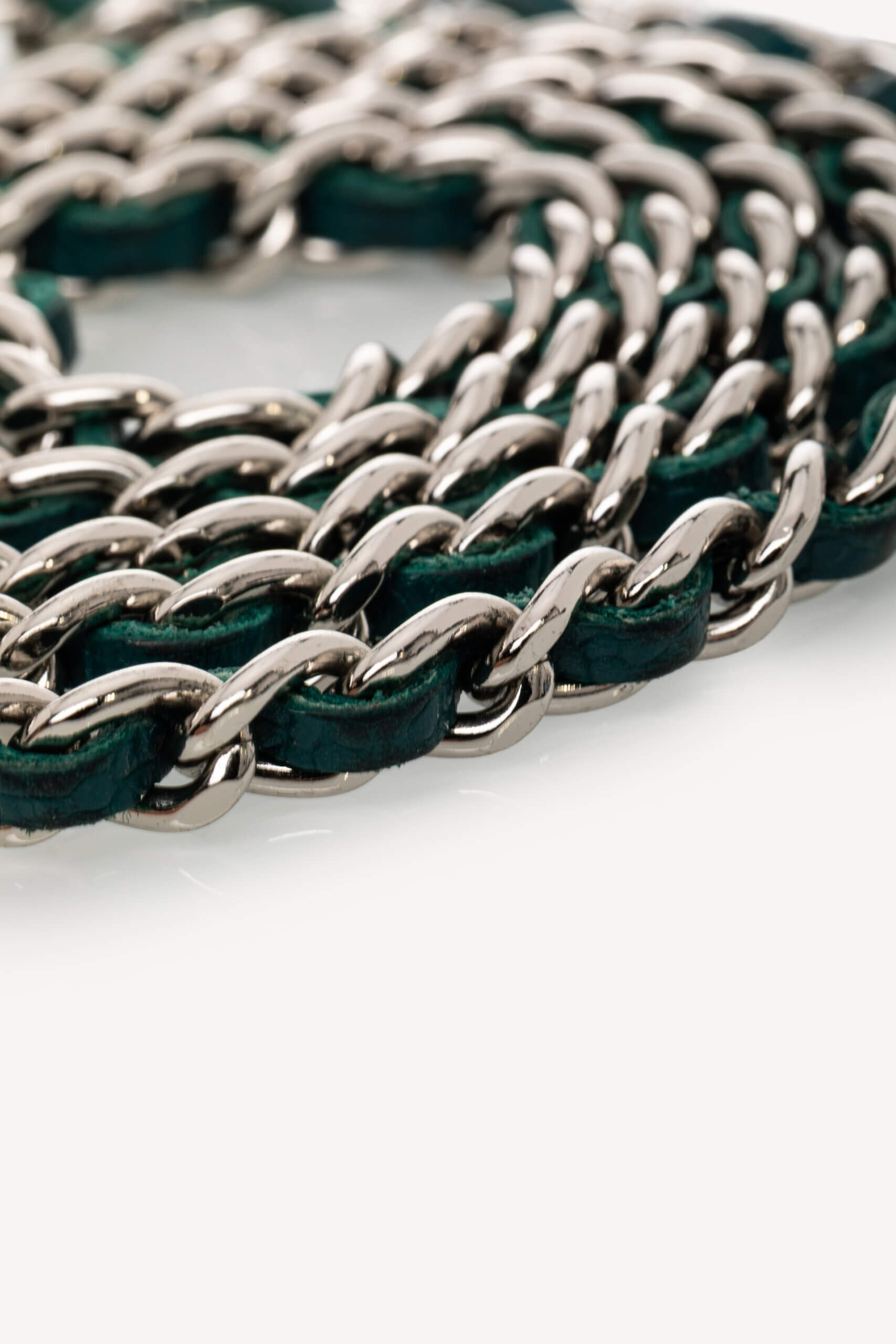 <span style="font-size: 10px;letter-spacing: .15em">HARD TO FIND</span><br>            <strong>CHANEL</strong><br>            <div style="margin-top:10px;font-size:16px">Caviar Timeless CC Wallet on Chain WOC Blue</div><br> - Image 12