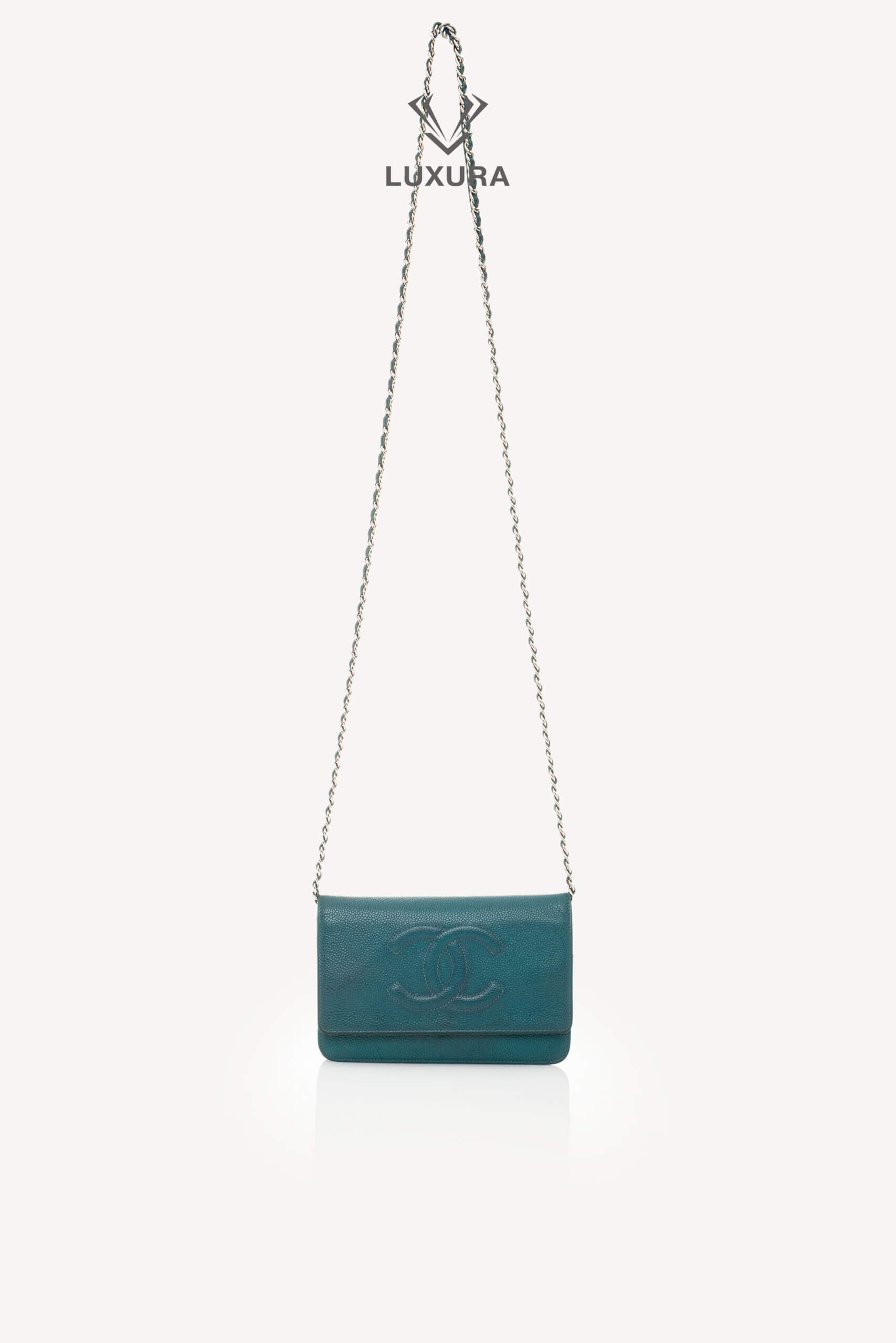 <span style="font-size: 10px;letter-spacing: .15em">HARD TO FIND</span><br>            <strong>CHANEL</strong><br>            <div style="margin-top:10px;font-size:16px">Caviar Timeless CC Wallet on Chain WOC Blue</div><br> - Image 3