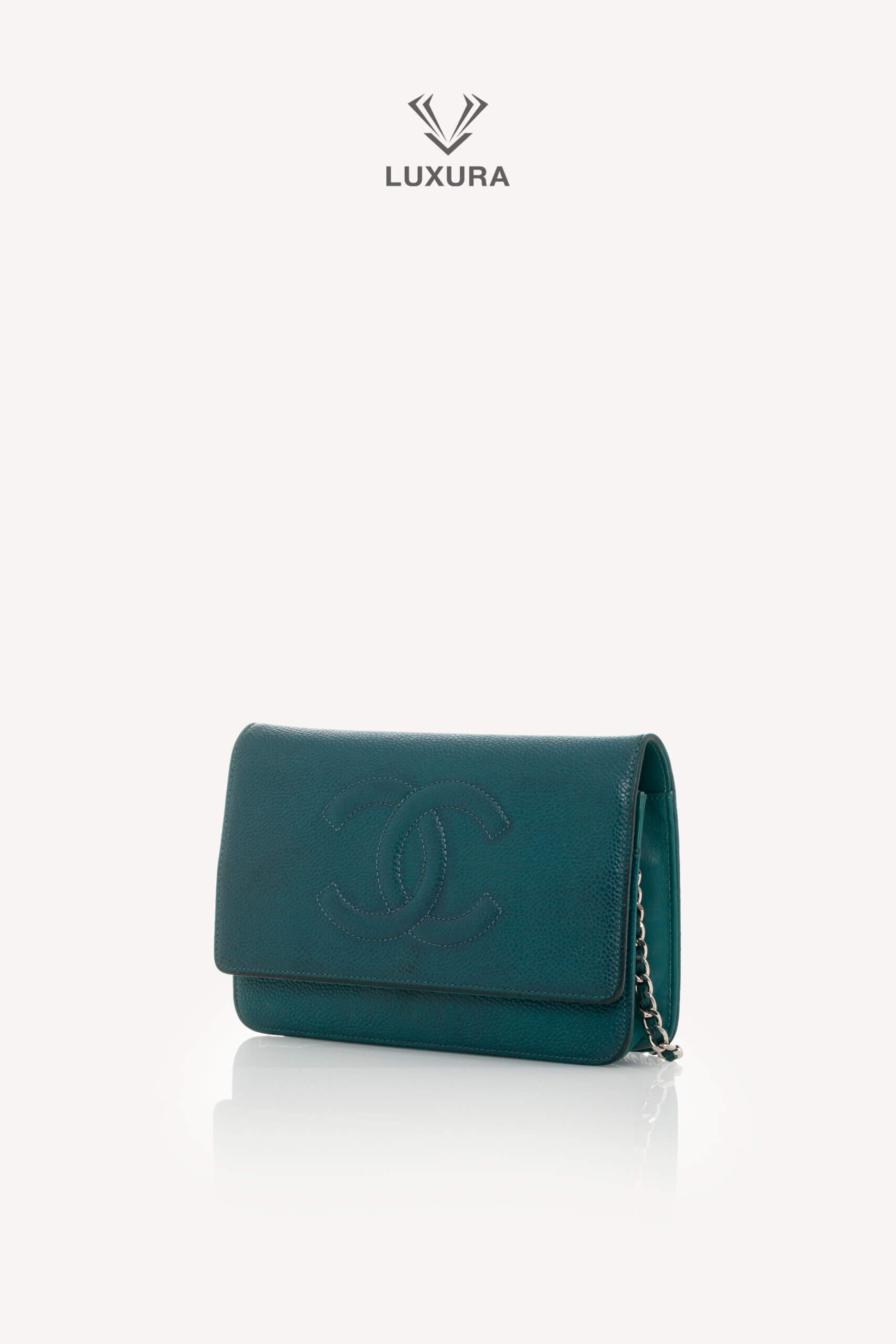 <span style="font-size: 10px;letter-spacing: .15em">HARD TO FIND</span><br>            <strong>CHANEL</strong><br>            <div style="margin-top:10px;font-size:16px">Caviar Timeless CC Wallet on Chain WOC Blue</div><br> - Image 9
