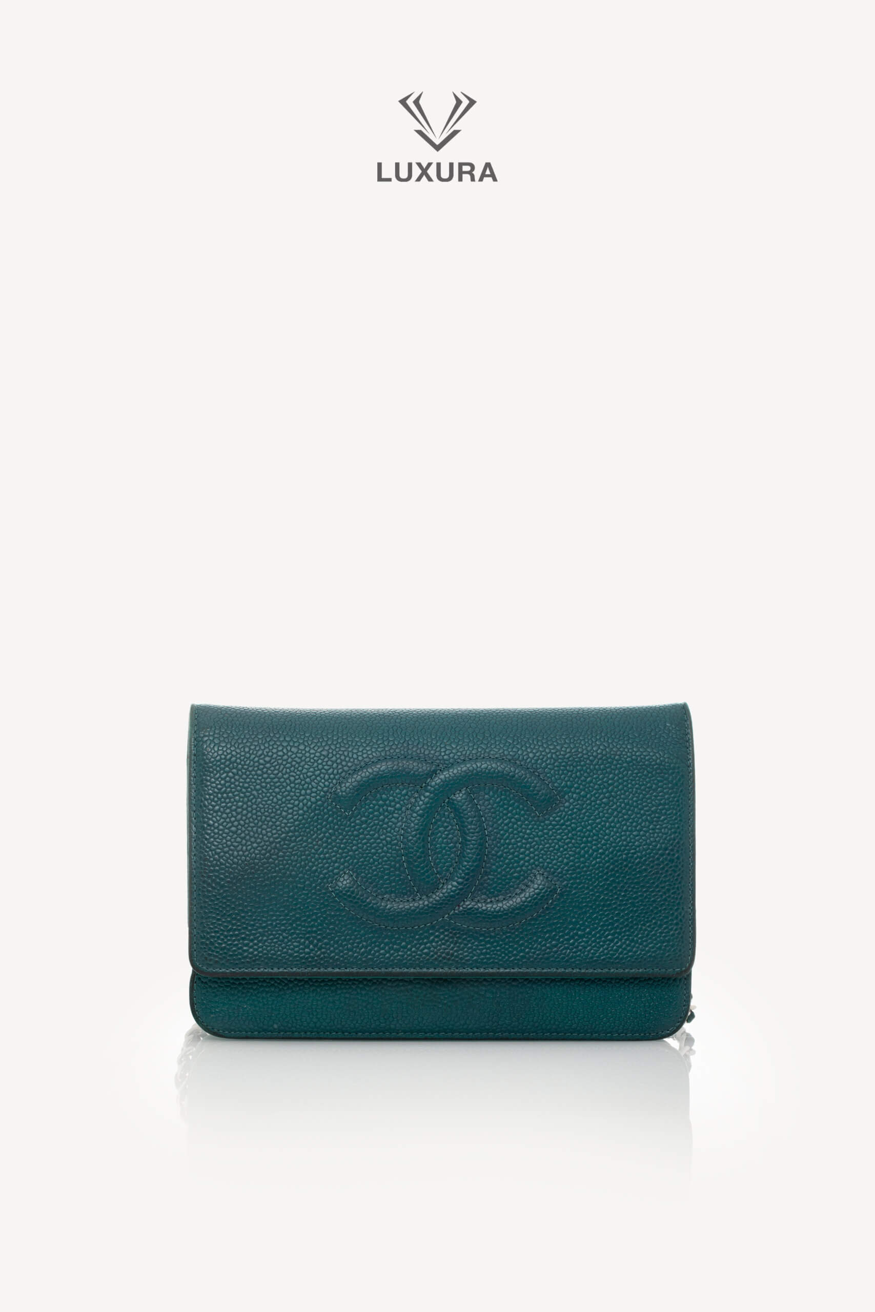 <span style="font-size: 10px;letter-spacing: .15em">HARD TO FIND</span><br>            <strong>CHANEL</strong><br>            <div style="margin-top:10px;font-size:16px">Caviar Timeless CC Wallet on Chain WOC Blue</div><br> - Image 7