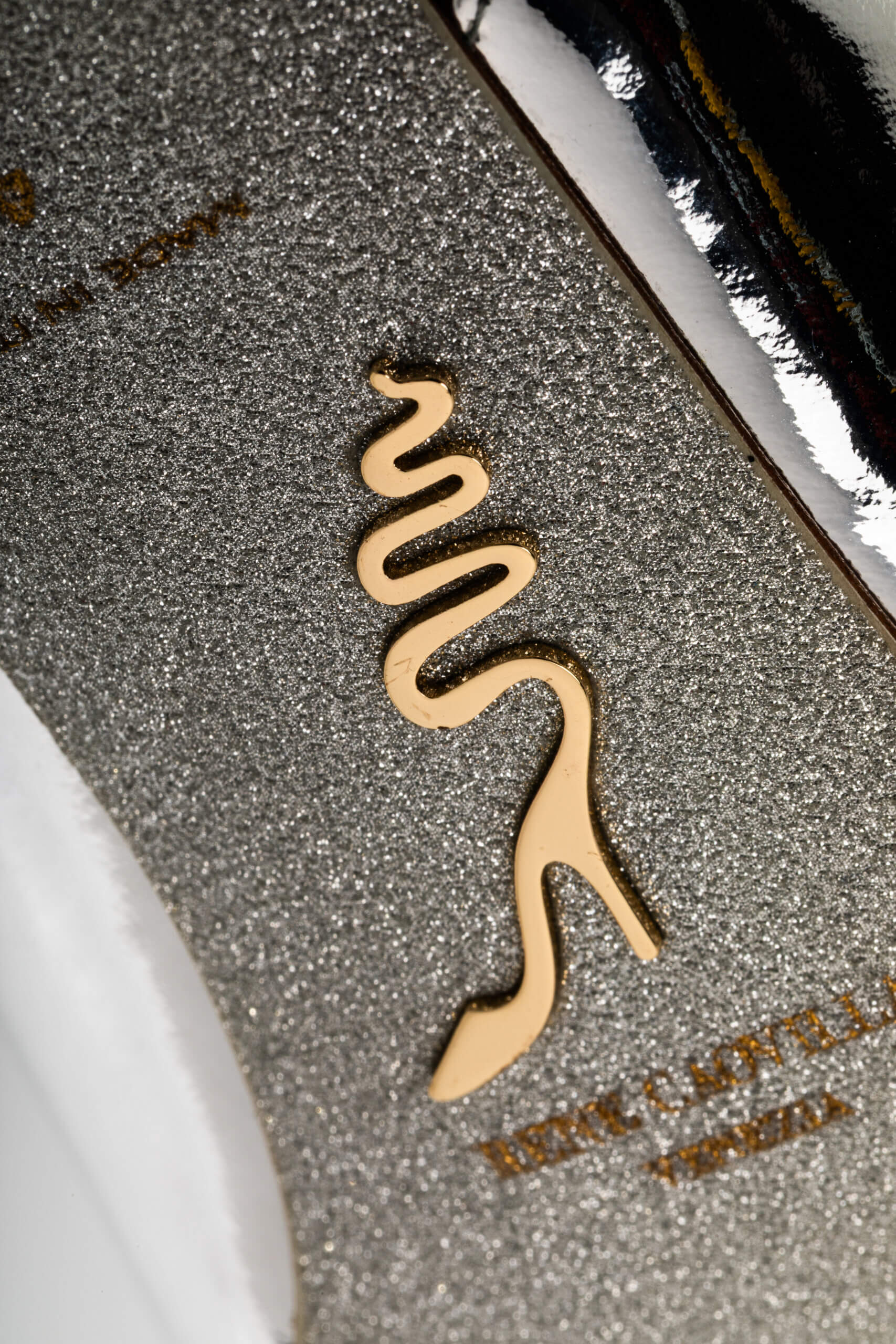 <span style="font-size: 10px;letter-spacing: .15em">BEST DEAL</span><br> <strong>RENE</strong><br> <div style="margin-top:10px;font-size:16px">Caovilla Cleo 105 Silver Tone Leather Pumps 40</div><br> - Image 19