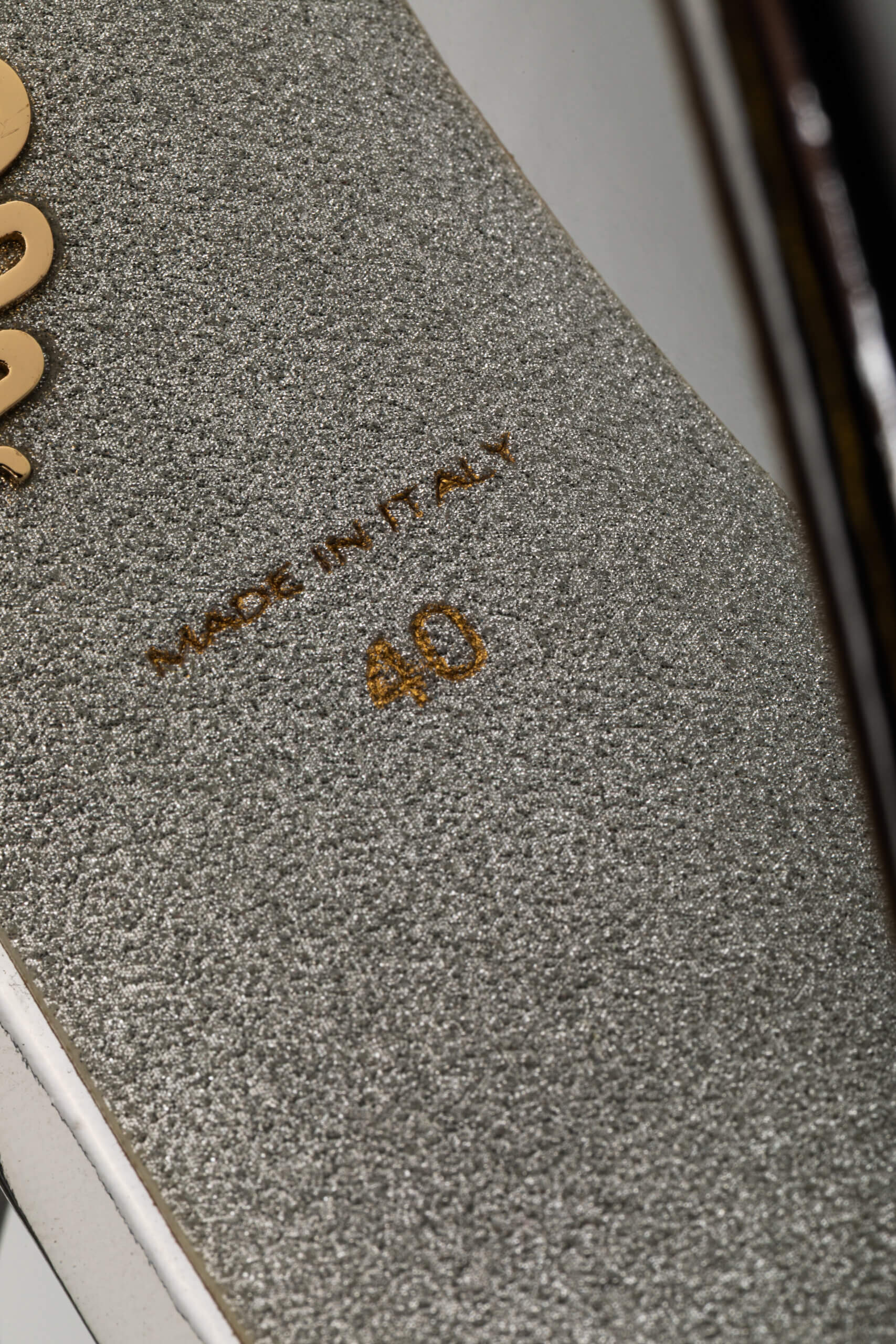 <span style="font-size: 10px;letter-spacing: .15em">BEST DEAL</span><br> <strong>RENE</strong><br> <div style="margin-top:10px;font-size:16px">Caovilla Cleo 105 Silver Tone Leather Pumps 40</div><br> - Image 21