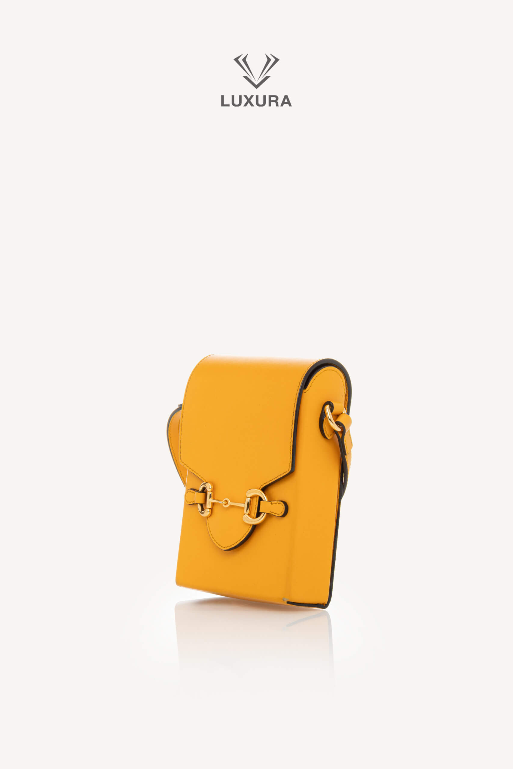 <span style="font-size: 10px;letter-spacing: .15em">HARD TO FIND</span><br>            <strong>GUCCI</strong><br>            <div style="margin-top:10px;font-size:16px">Mini Horsebit 1955 Shoulder Bag Yellow</div><br> - Image 7