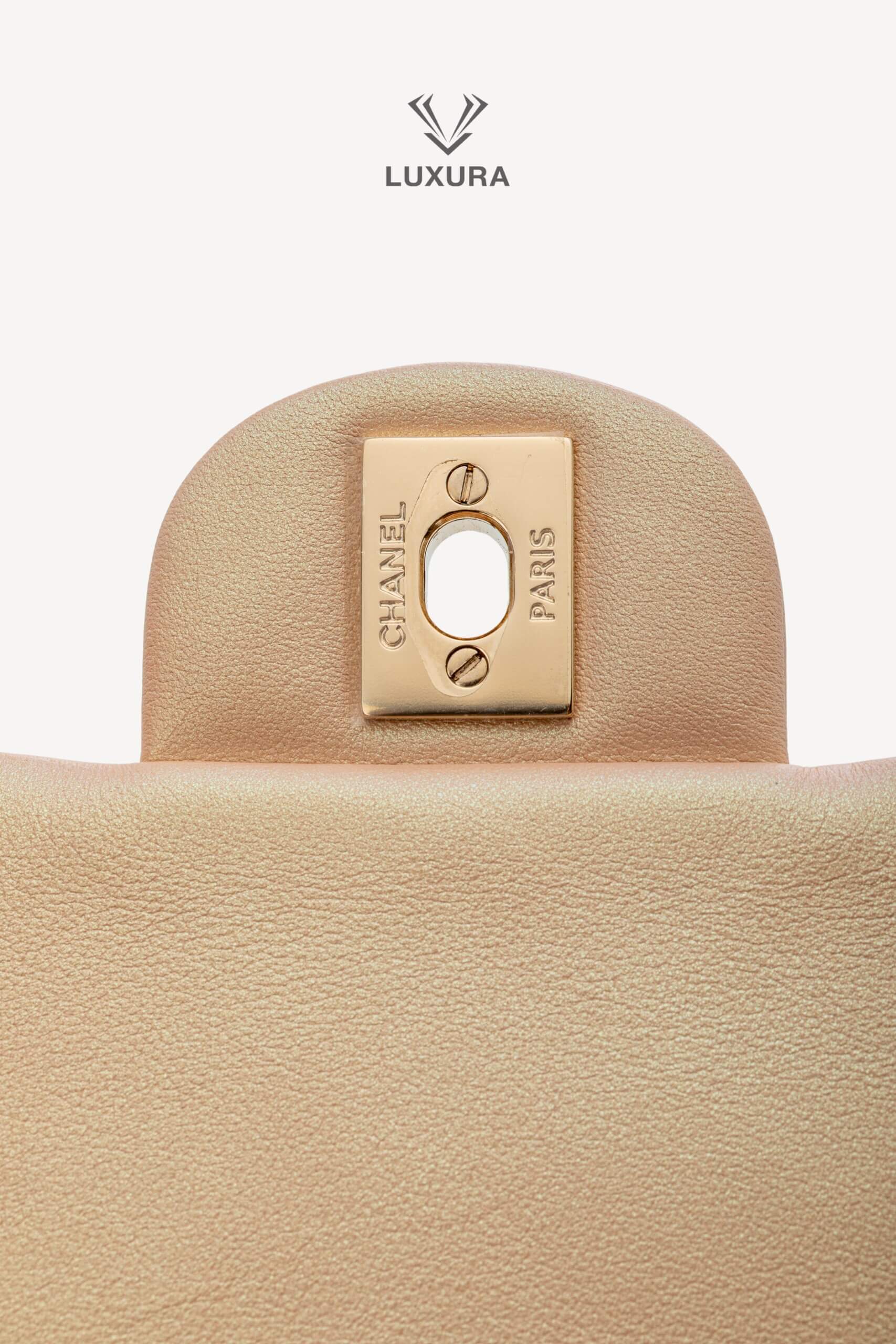 <span style="font-size: 10px;letter-spacing: .15em">HARD TO FIND</span><br>            <strong>CHANEL</strong><br>            <div style="margin-top:10px;font-size:16px">Classic Mini Rectangular Flap Bag Baby Pink Iridescent Lambskin Leather</div><br> - Image 14
