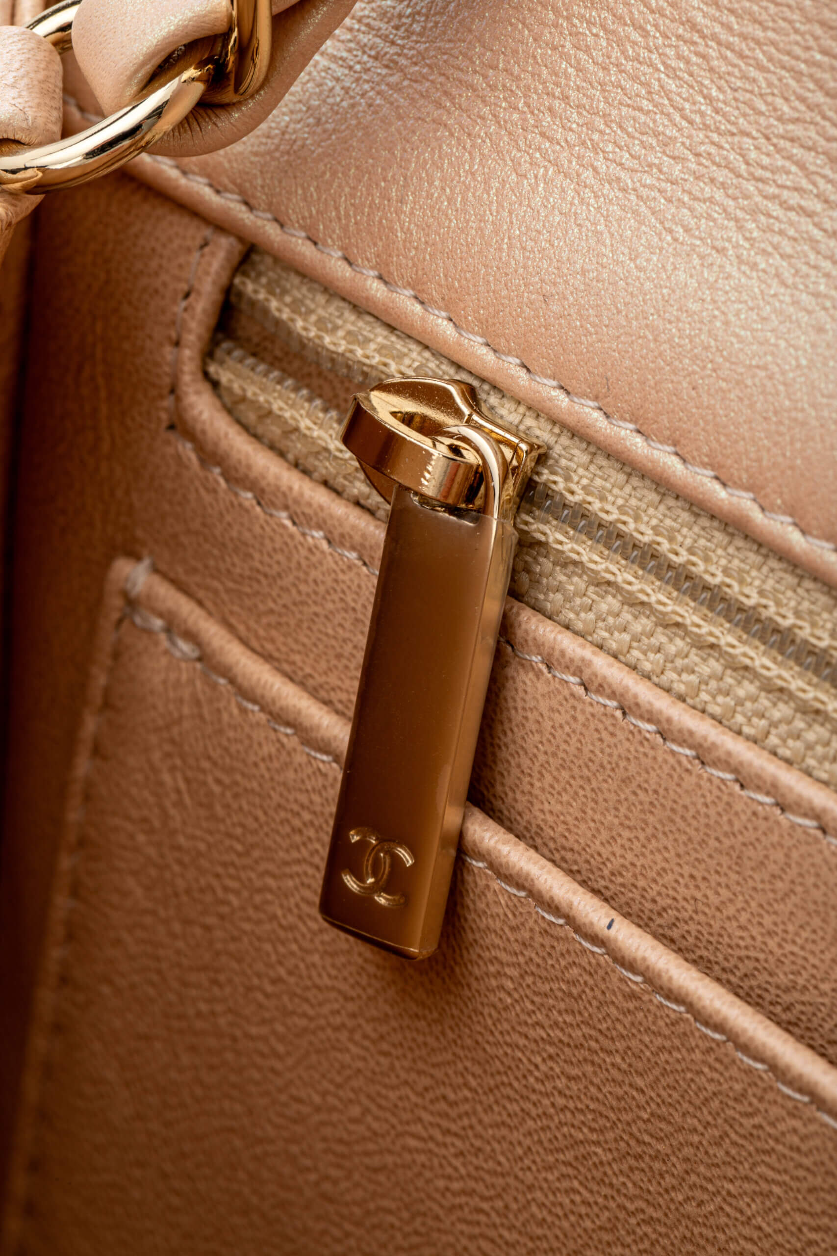 <span style="font-size: 10px;letter-spacing: .15em">HARD TO FIND</span><br>            <strong>CHANEL</strong><br>            <div style="margin-top:10px;font-size:16px">Classic Mini Rectangular Flap Bag Baby Pink Iridescent Lambskin Leather</div><br> - Image 15