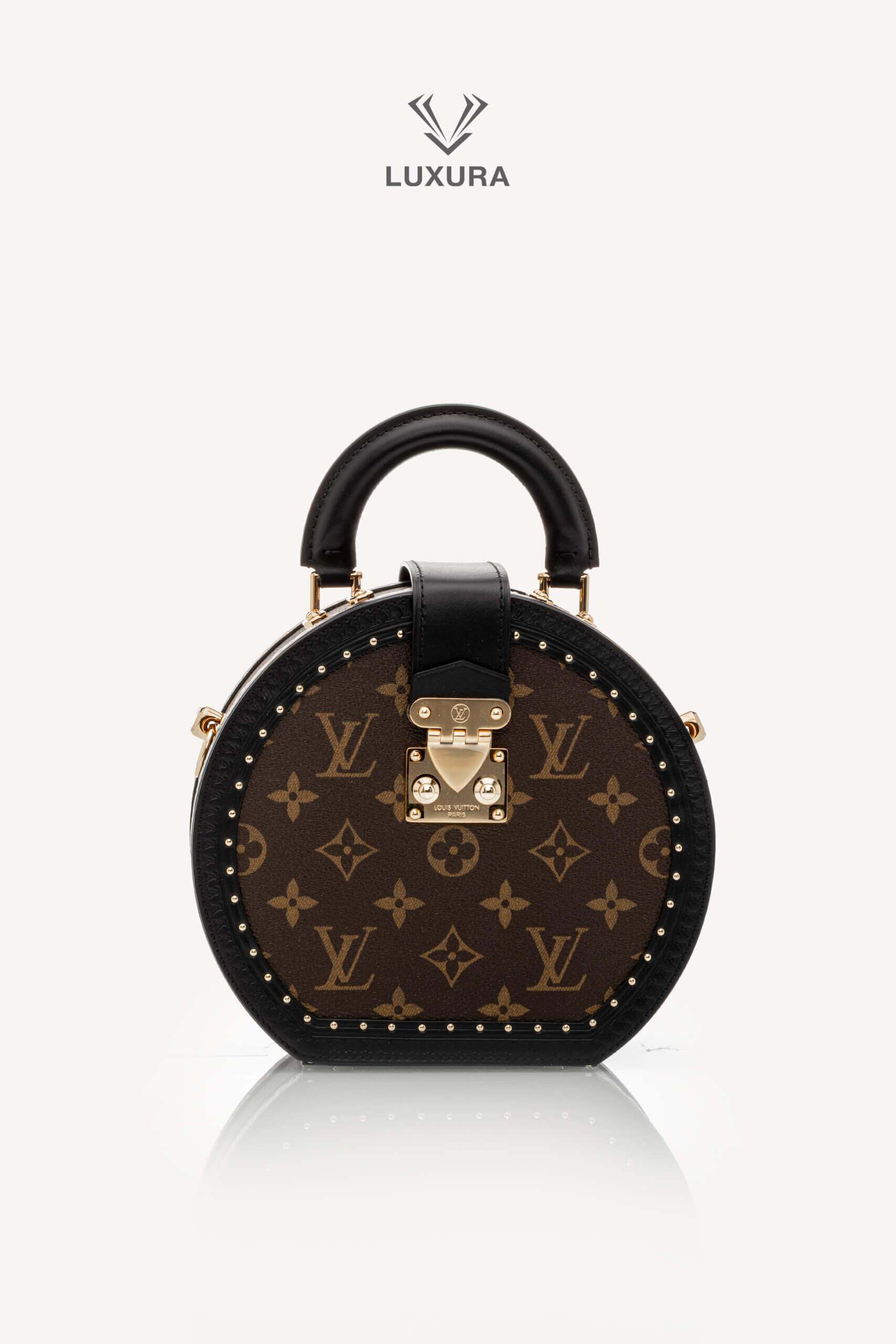 <span style="font-size: 10px;letter-spacing: .15em">NEW COLLECTION</span><br>            <strong>LOUIS VUITTON</strong><br>            <div style="margin-top:10px;font-size:16px">Boite Chapeau PM Monogram Coated Canvas M15293</div><br> - Image 4