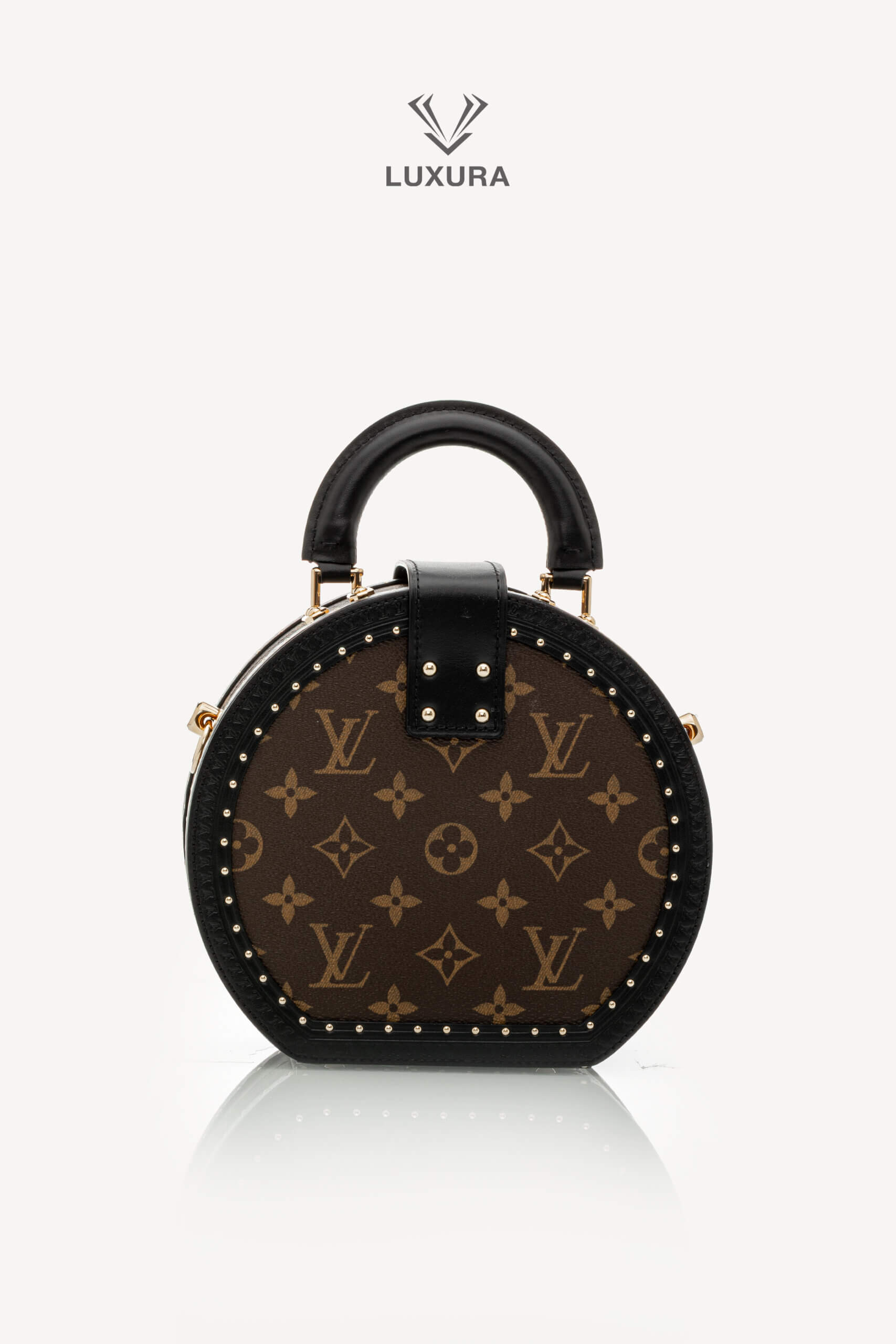 <span style="font-size: 10px;letter-spacing: .15em">NEW COLLECTION</span><br>            <strong>LOUIS VUITTON</strong><br>            <div style="margin-top:10px;font-size:16px">Boite Chapeau PM Monogram Coated Canvas M15293</div><br> - Image 5