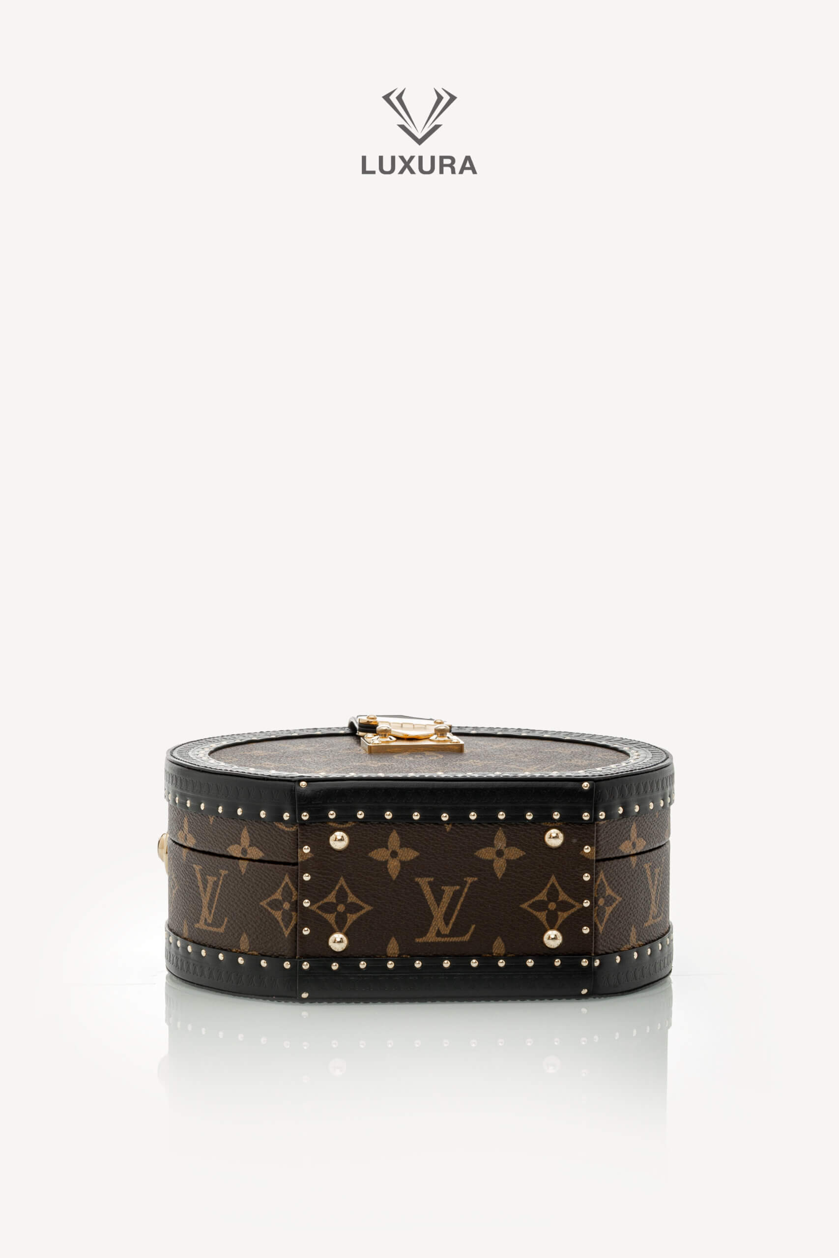 <span style="font-size: 10px;letter-spacing: .15em">NEW COLLECTION</span><br>            <strong>LOUIS VUITTON</strong><br>            <div style="margin-top:10px;font-size:16px">Boite Chapeau PM Monogram Coated Canvas M15293</div><br> - Image 30