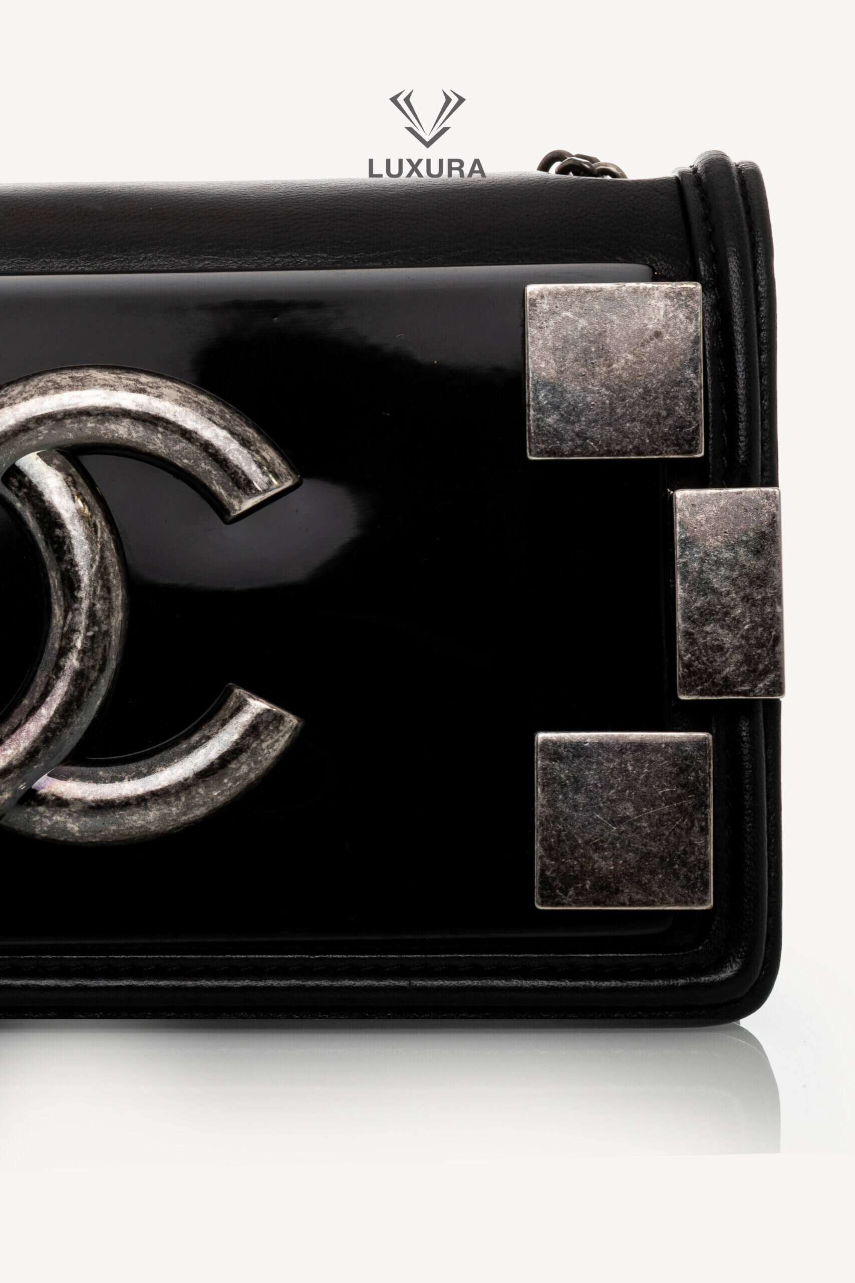 <span style="font-size: 10px;letter-spacing: .15em">HARD TO FIND</span><br> <strong>CHANEL</strong><br> <div style="margin-top:10px;font-size:16px">Boy Lego Brick Flap Bag Lambskin-PVC Black</div><br> - Image 10