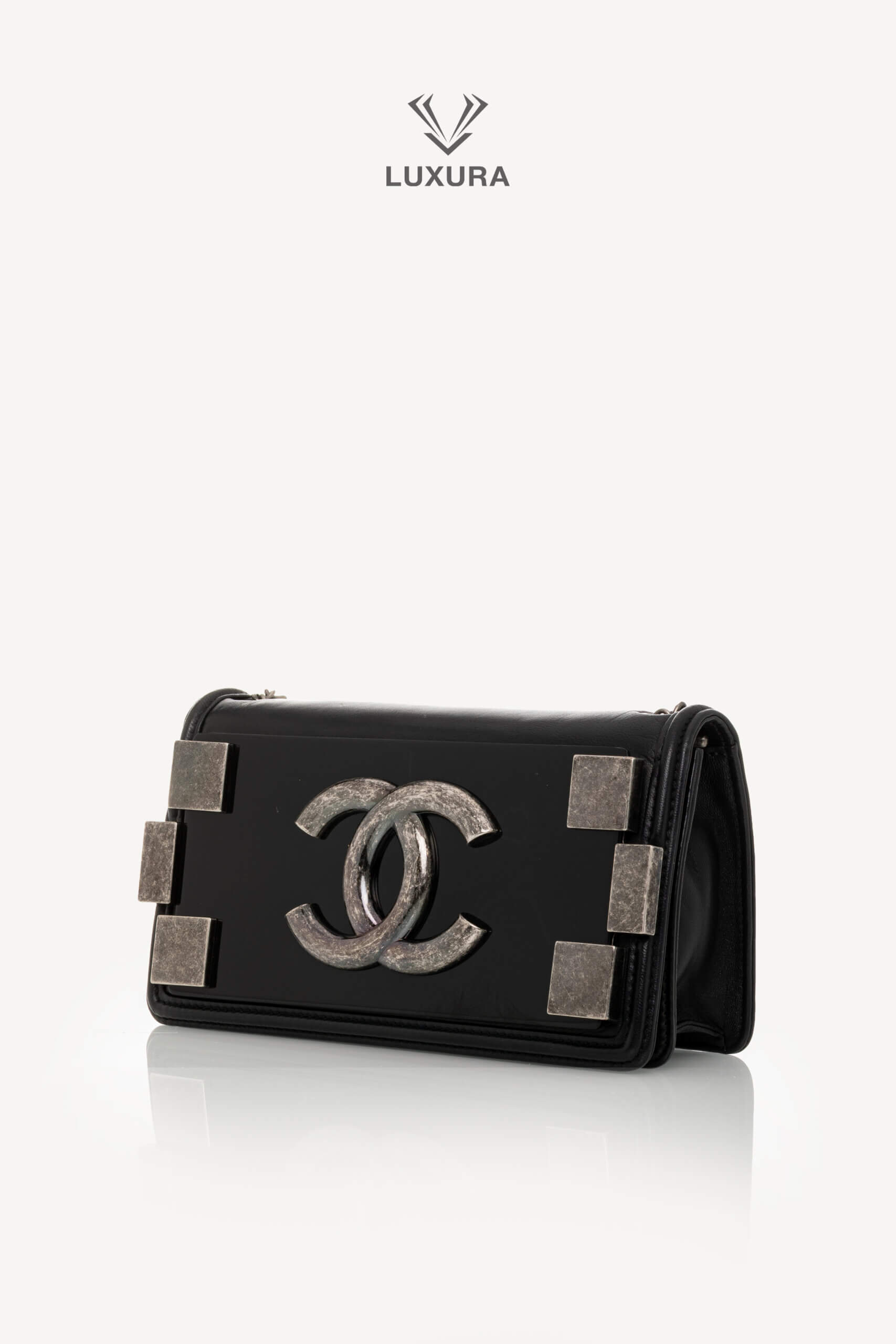 <span style="font-size: 10px;letter-spacing: .15em">HARD TO FIND</span><br> <strong>CHANEL</strong><br> <div style="margin-top:10px;font-size:16px">Boy Lego Brick Flap Bag Lambskin-PVC Black</div><br> - Image 8